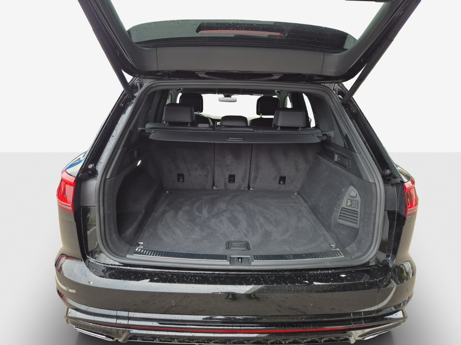 VW Touareg 3.0 TDI R-Line Tiptronic-image-12