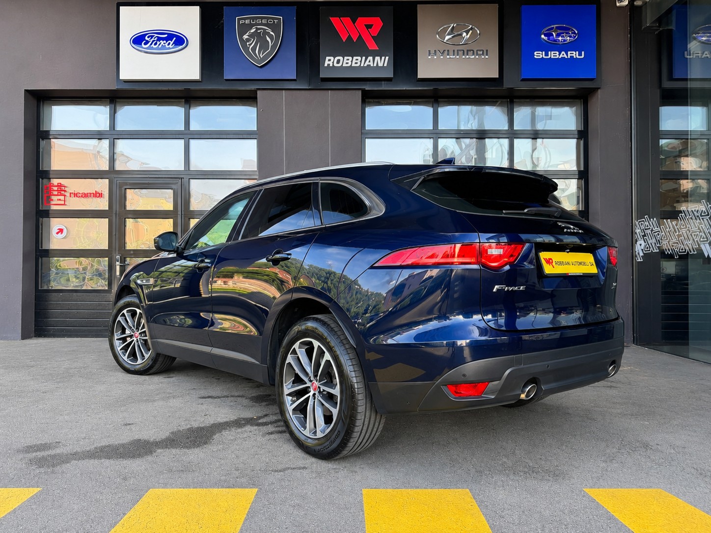 JAGUAR F-Pace 25d R-Sport AWD Automatik-showroom-element-2