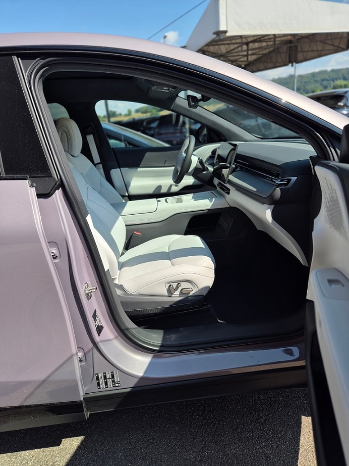 XPENG G6 AWD Performance + AHK (neues Modell)-showroom-element-3