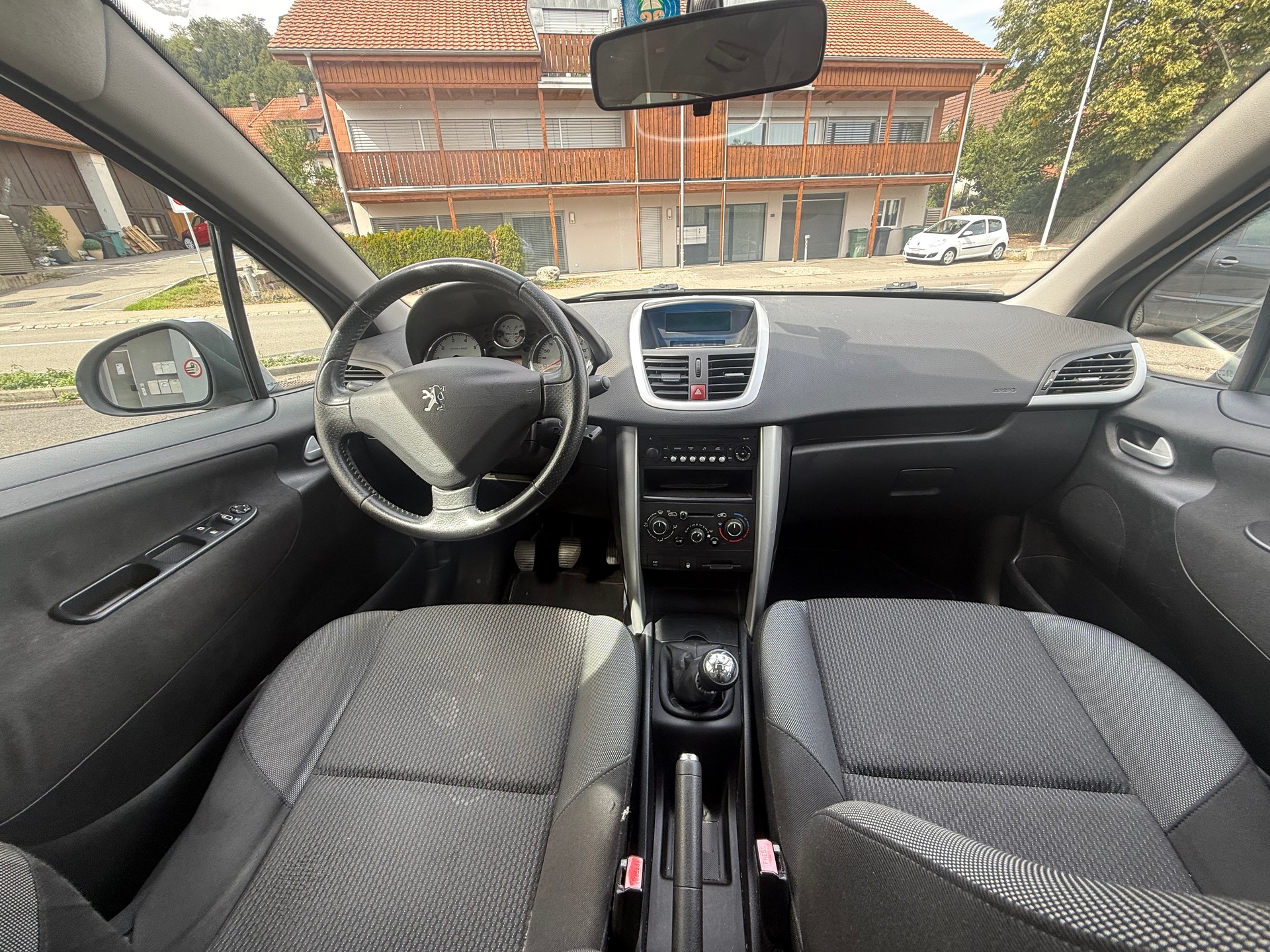 PEUGEOT 207 SW 1.6 16V Sport-image-12