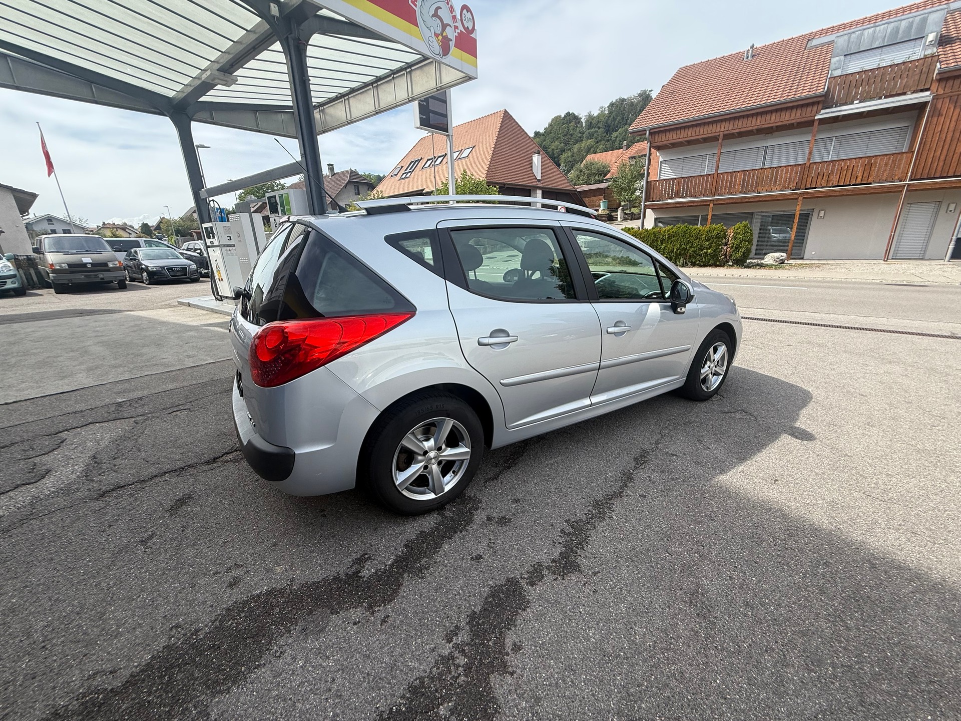 PEUGEOT 207 SW 1.6 16V Sport-image-2