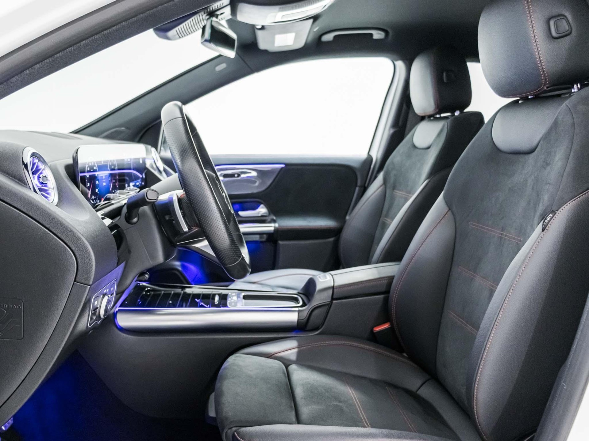 MERCEDES-BENZ GLA 250 4MATIC-image-6