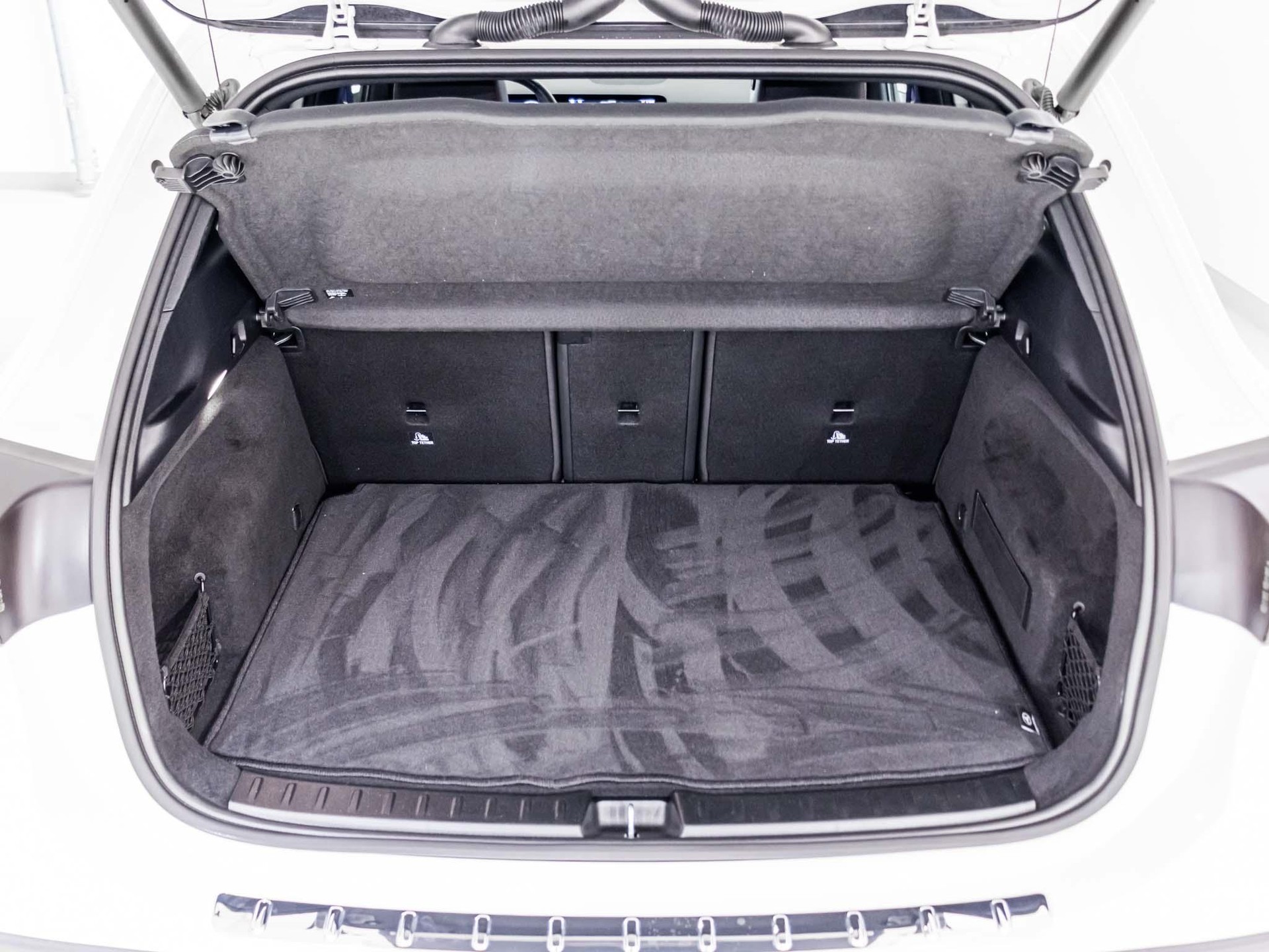 MERCEDES-BENZ GLA 250 4MATIC-image-11