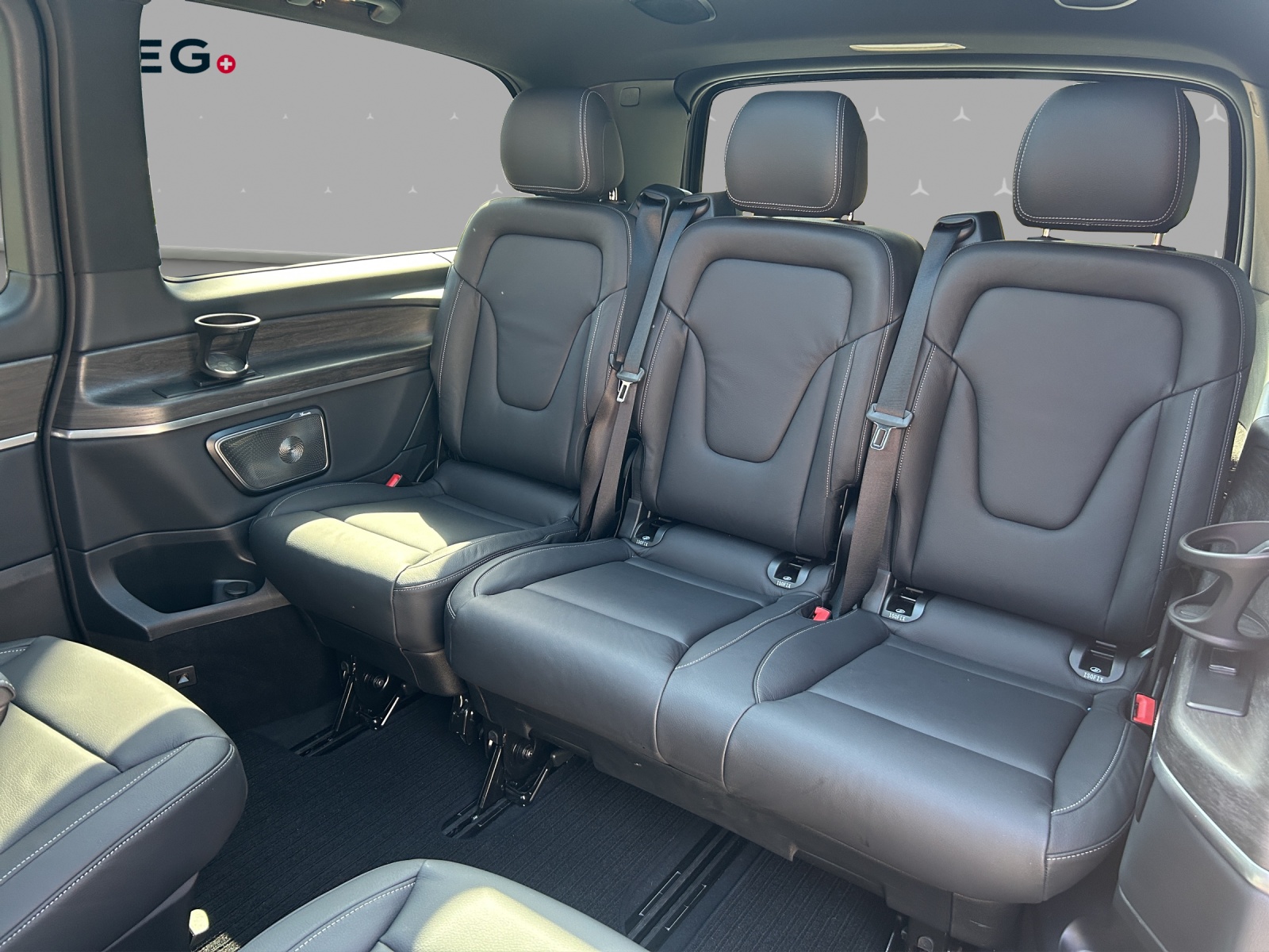 MERCEDES-BENZ V 300 d lang Avantgarde 4Matic 9G-Tronic-image-12