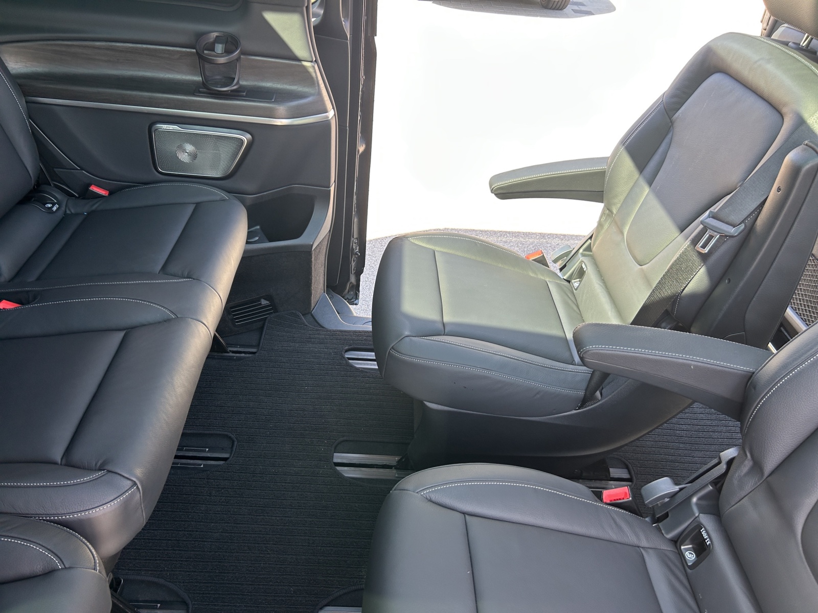 MERCEDES-BENZ V 300 d lang Avantgarde 4Matic 9G-Tronic-image-14