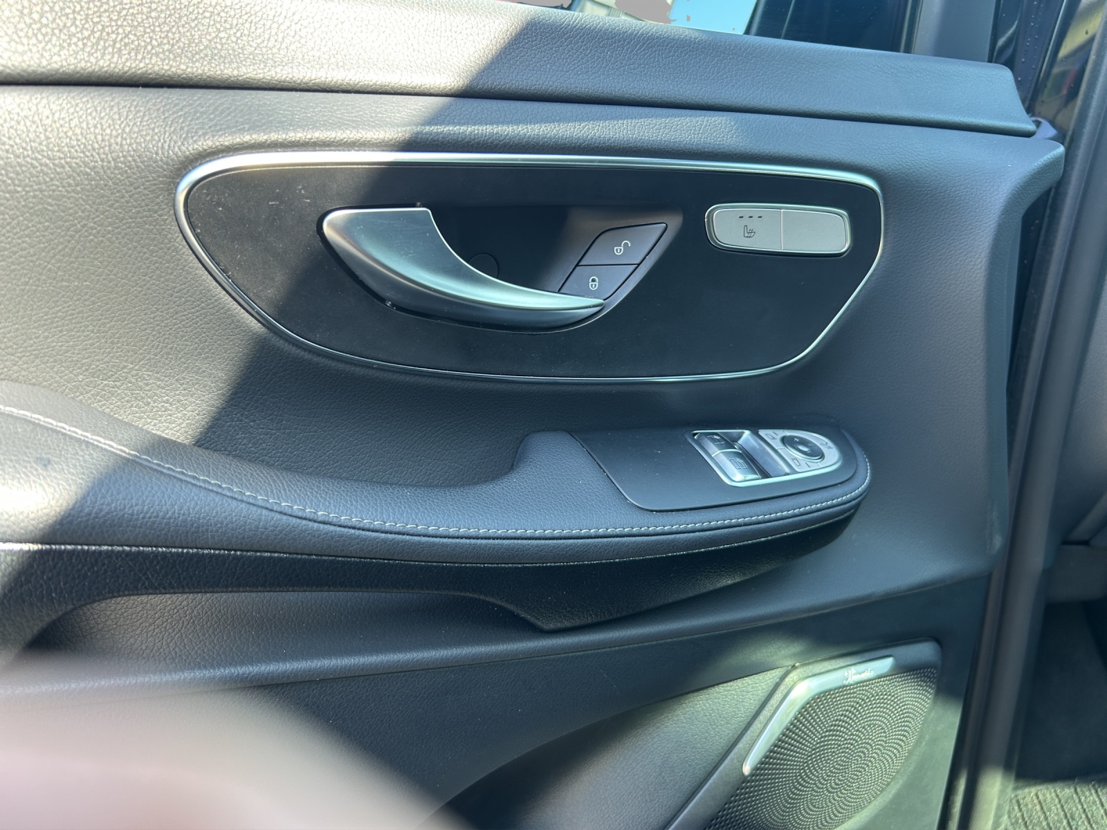 MERCEDES-BENZ V 300 d lang Avantgarde 4Matic 9G-Tronic-image-11