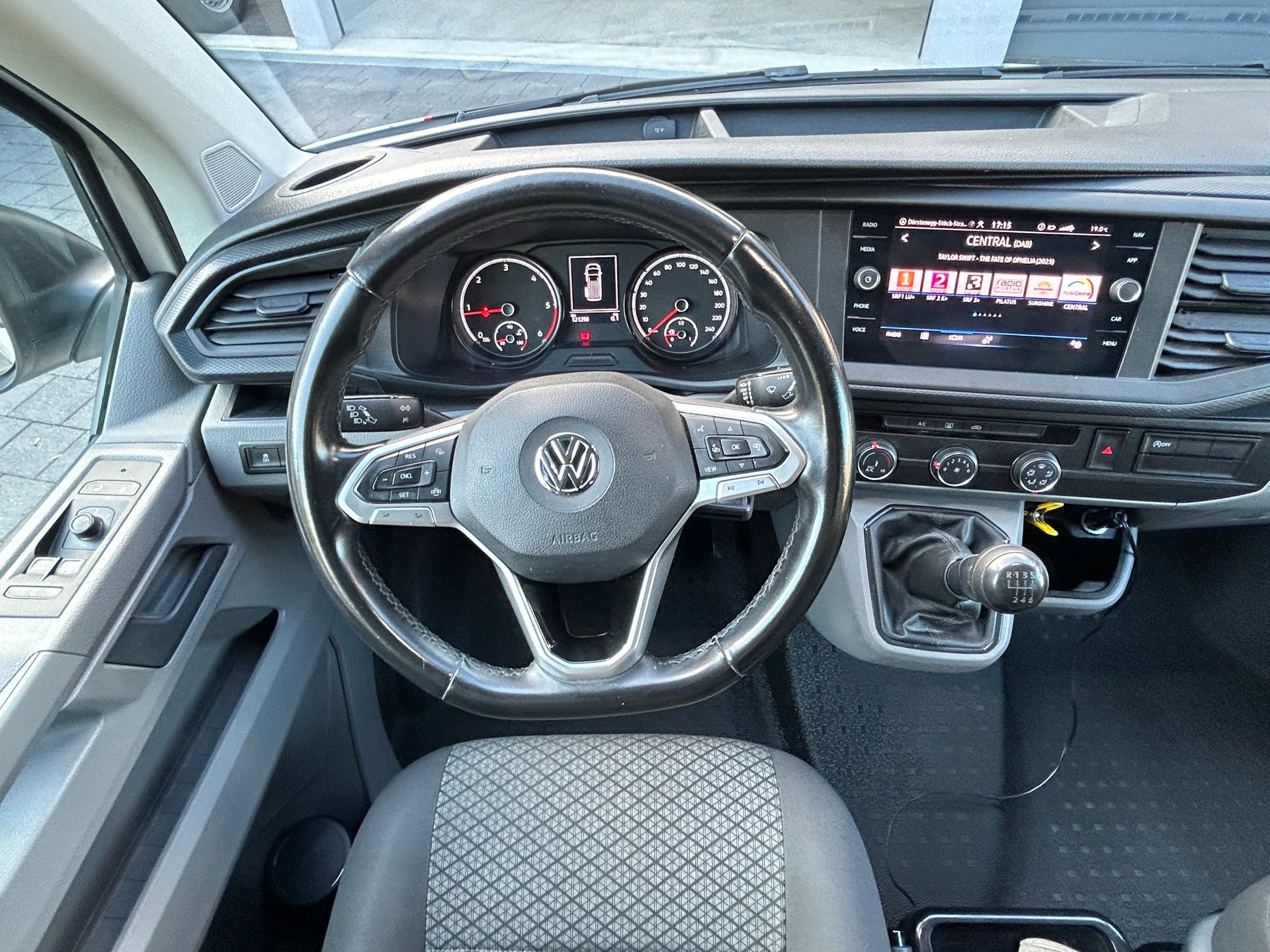 VW T6.1 2.0 TDI Trendline 4Motion-image-12