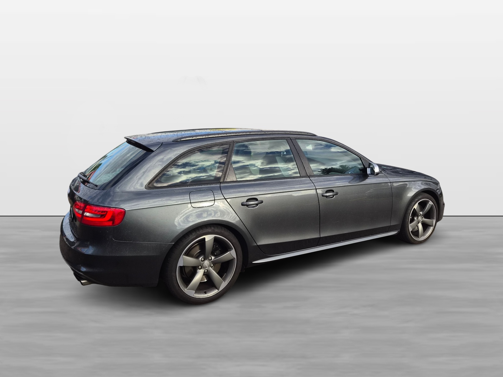 AUDI S4 Avant 3.0 TFSI quattro S-tronic-image-1