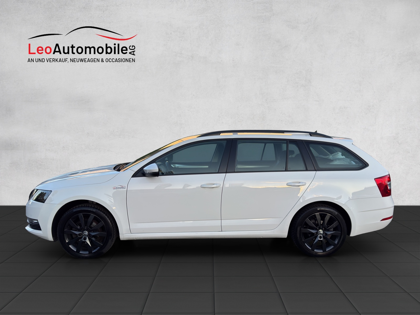 SKODA Octavia Combi 1.6 TDI Ambition-showroom-element-1