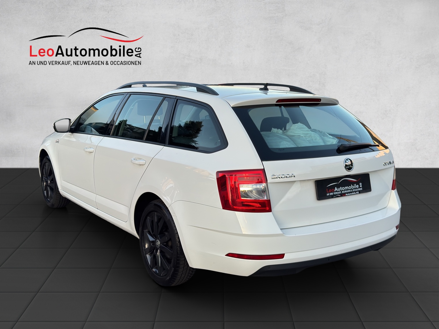 SKODA Octavia Combi 1.6 TDI Ambition-showroom-element-3