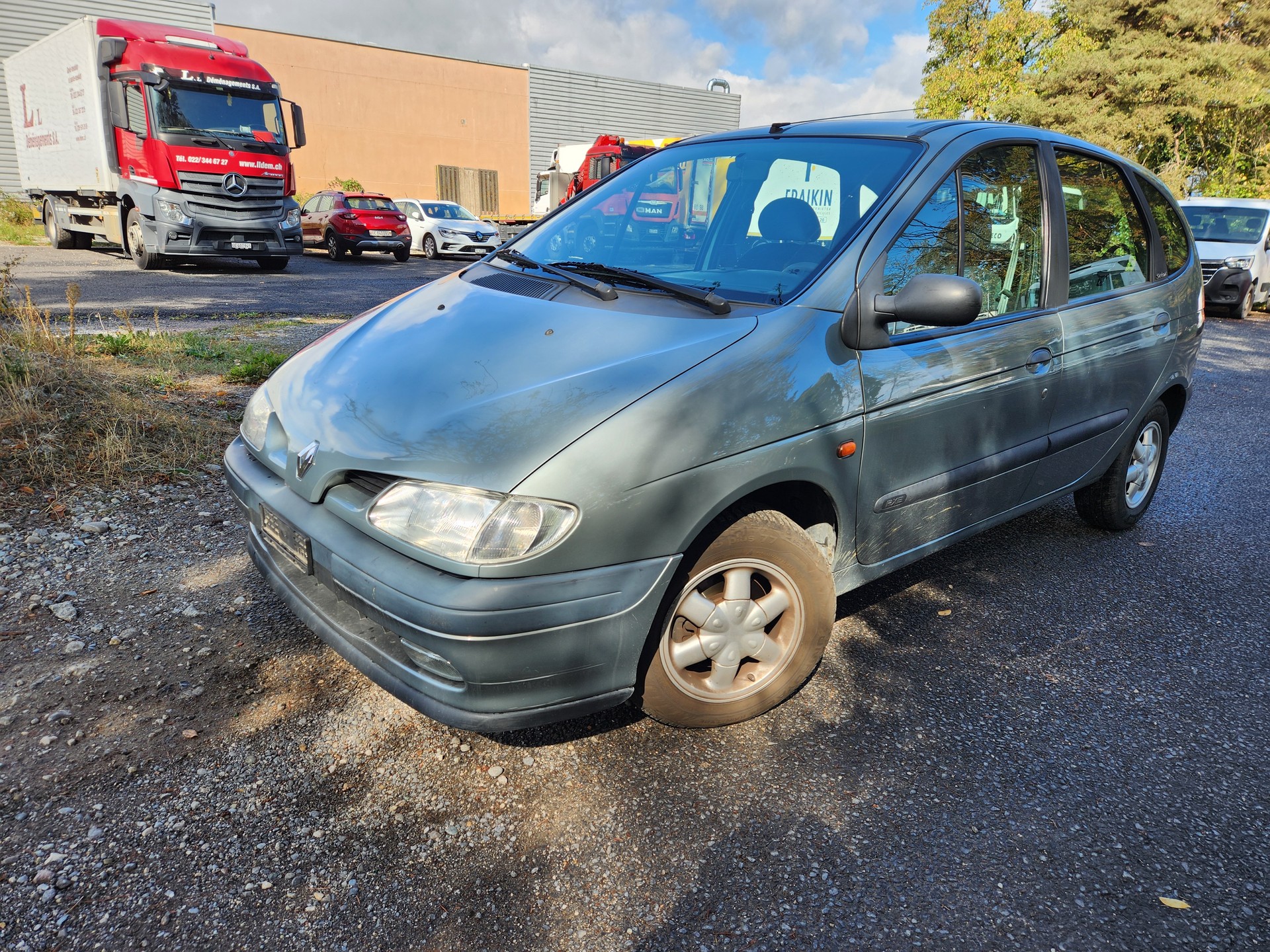 RENAULT Mégane Scénic 2.0 RXE-image-1
