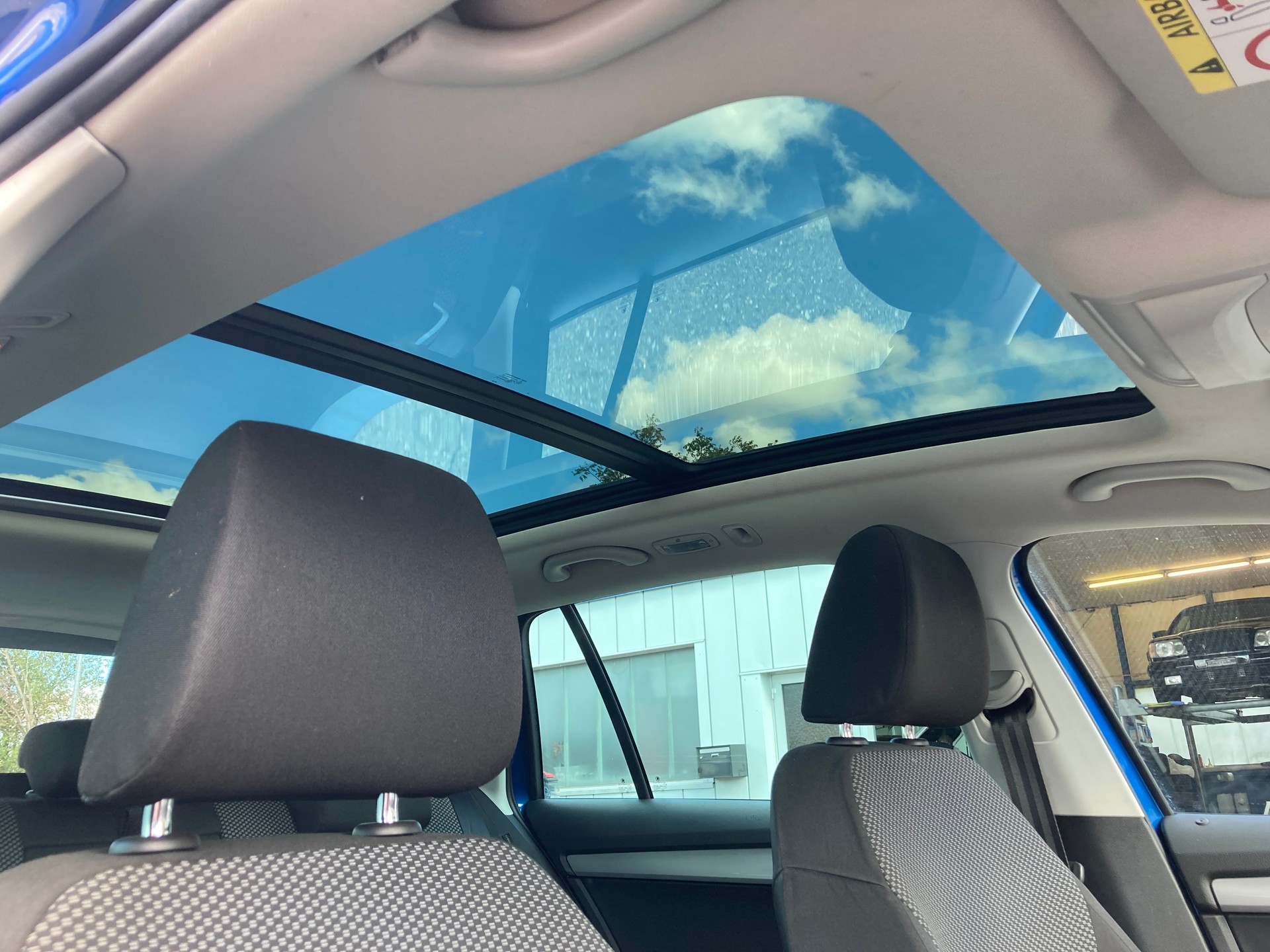 SKODA Octavia Combi 1.2 TSI DSG-image-10