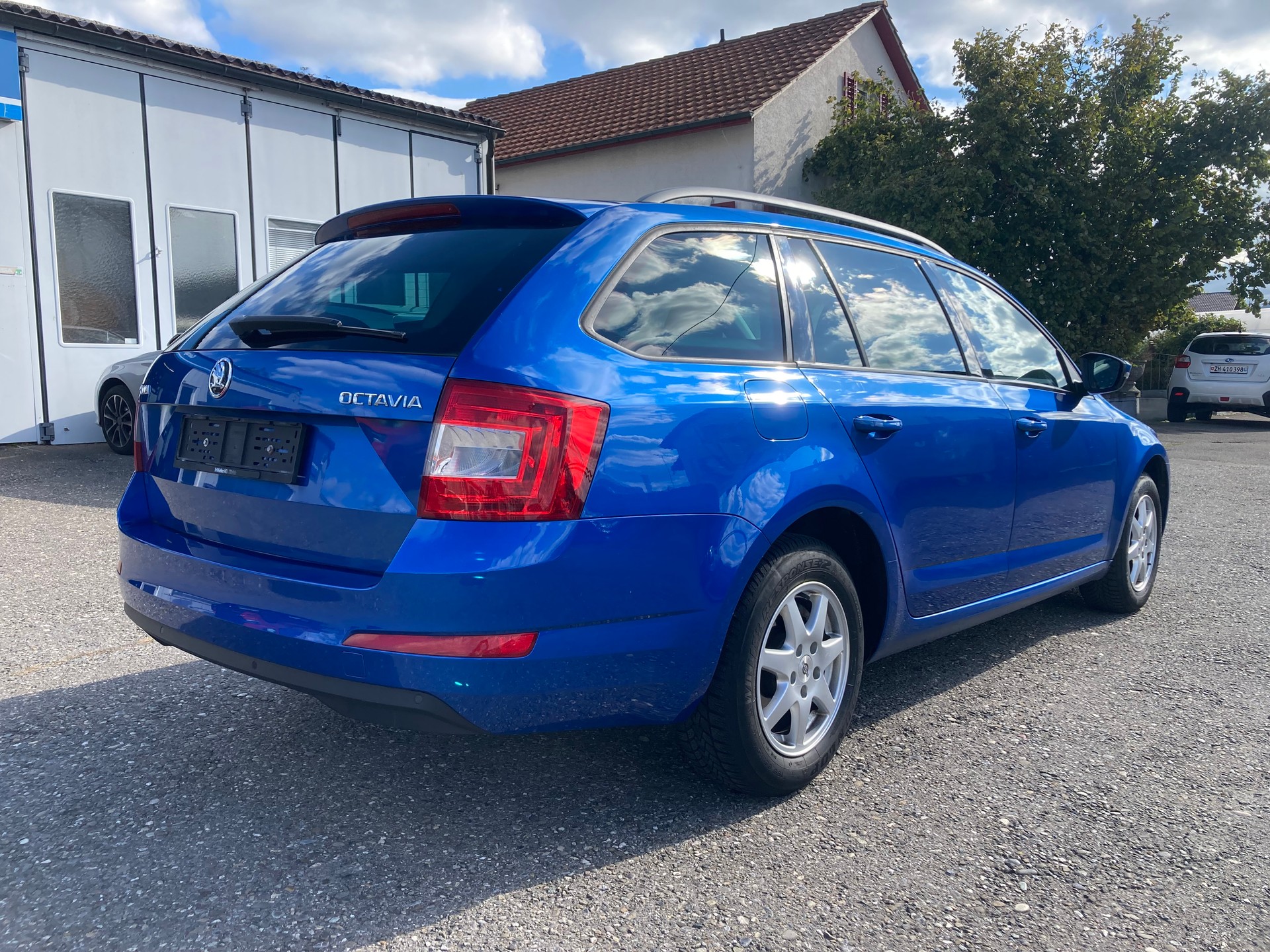 SKODA Octavia Combi 1.2 TSI DSG-image-4