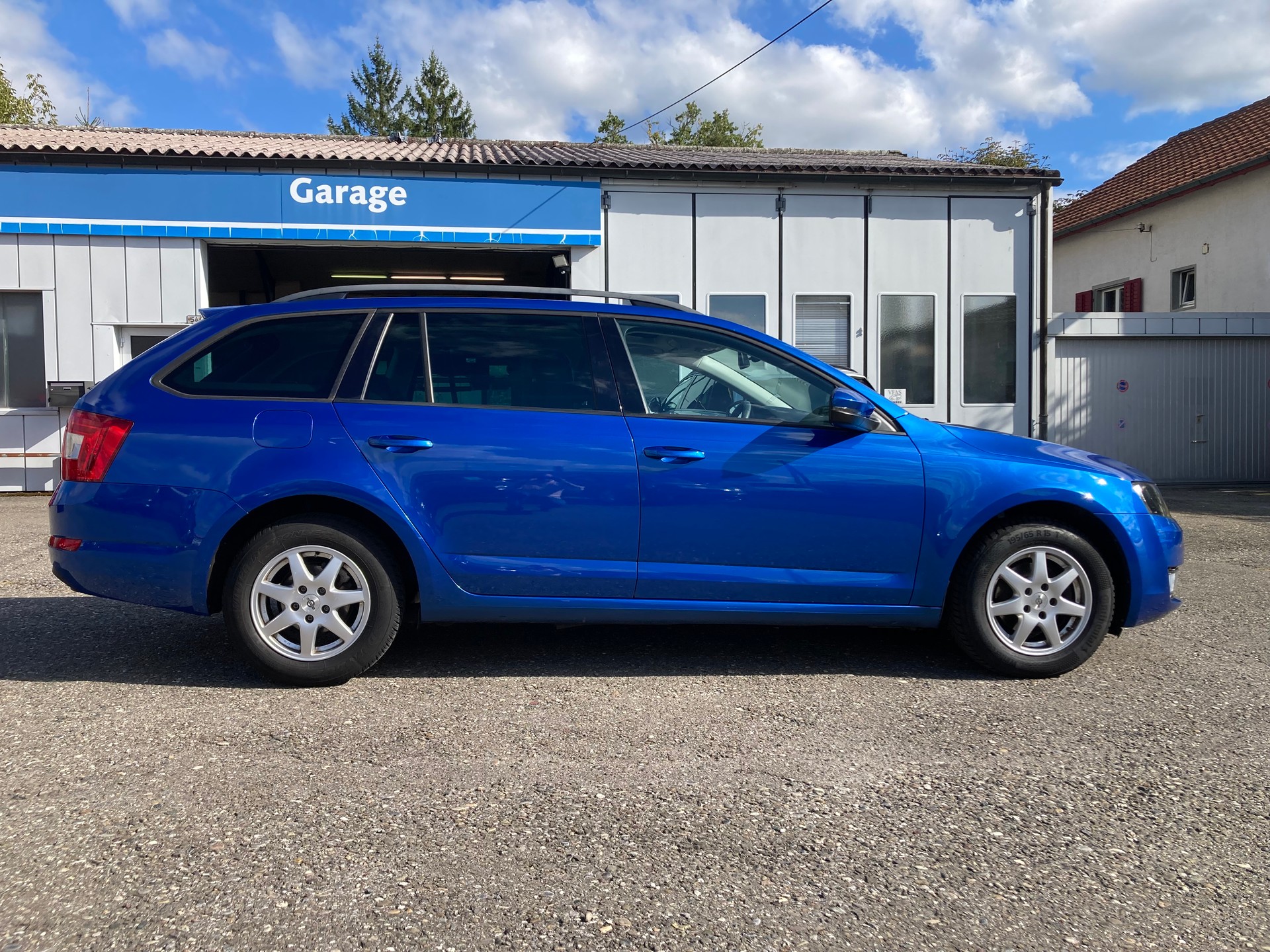 SKODA Octavia Combi 1.2 TSI DSG-image-5