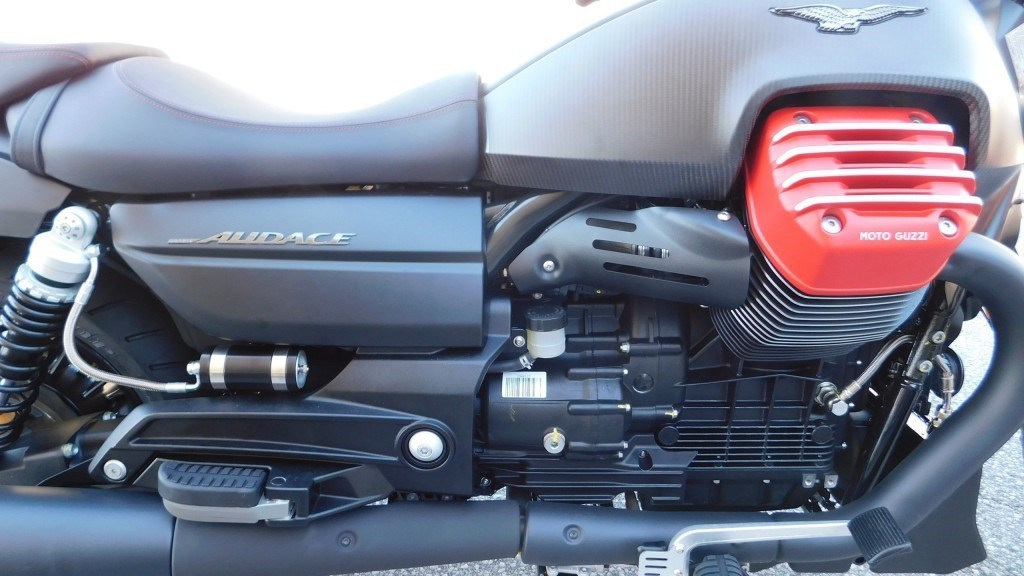 MOTO GUZZI Audace 1400 Carbon ABS-image-2