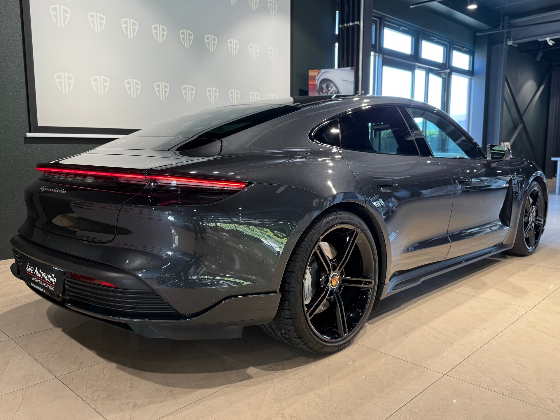 PORSCHE Taycan Turbo-image-5