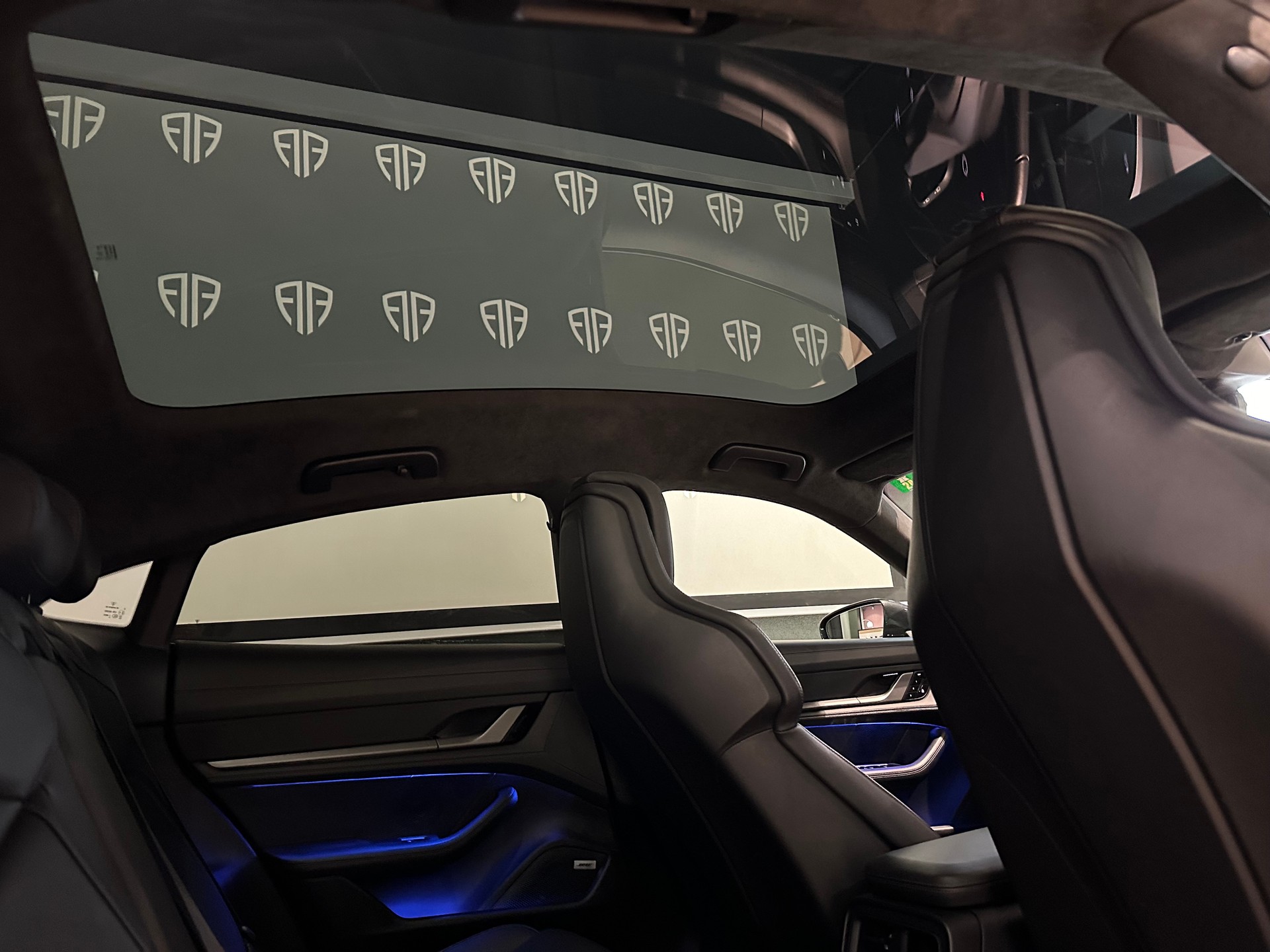 PORSCHE Taycan Turbo-image-11