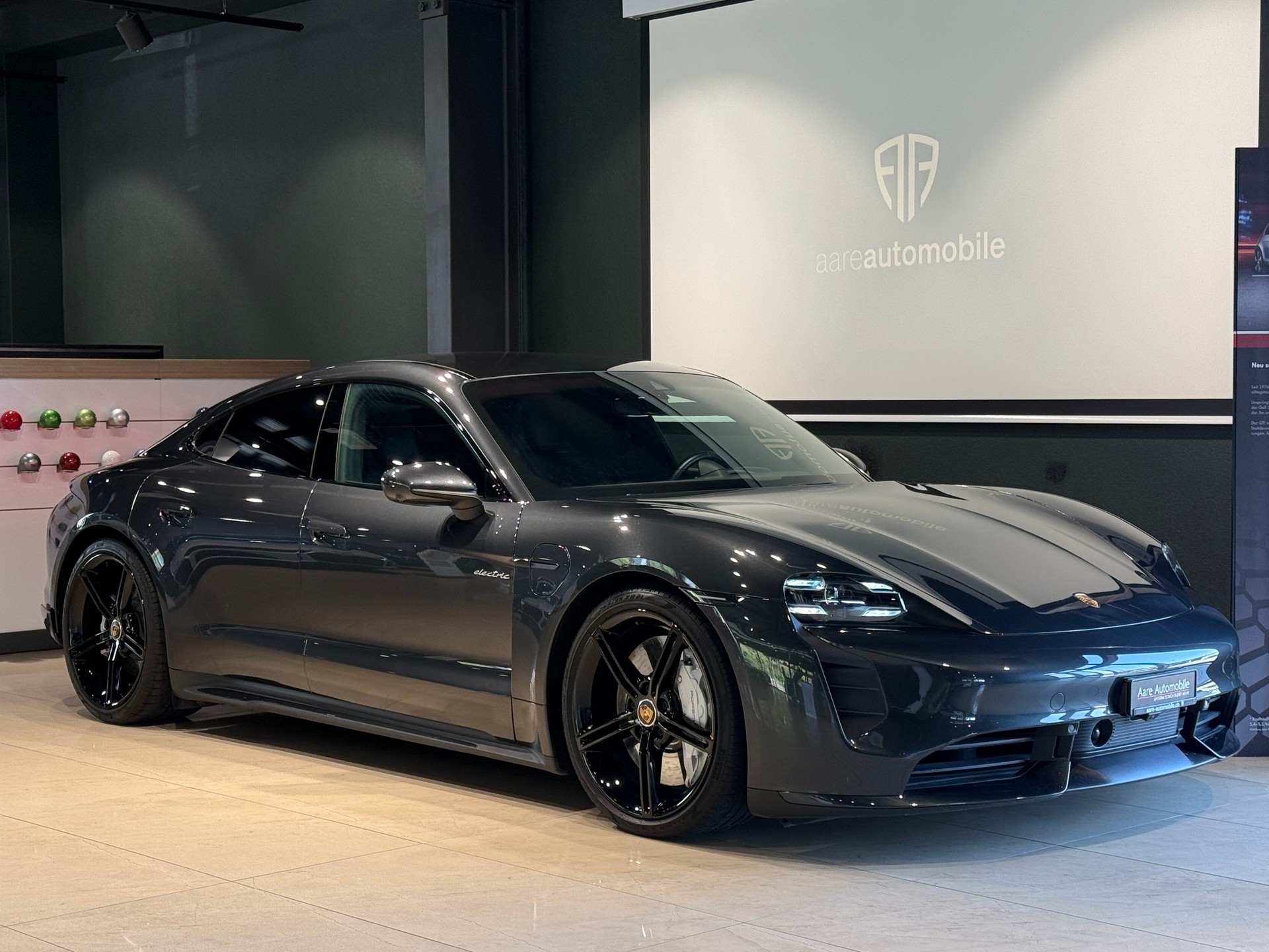 PORSCHE Taycan Turbo