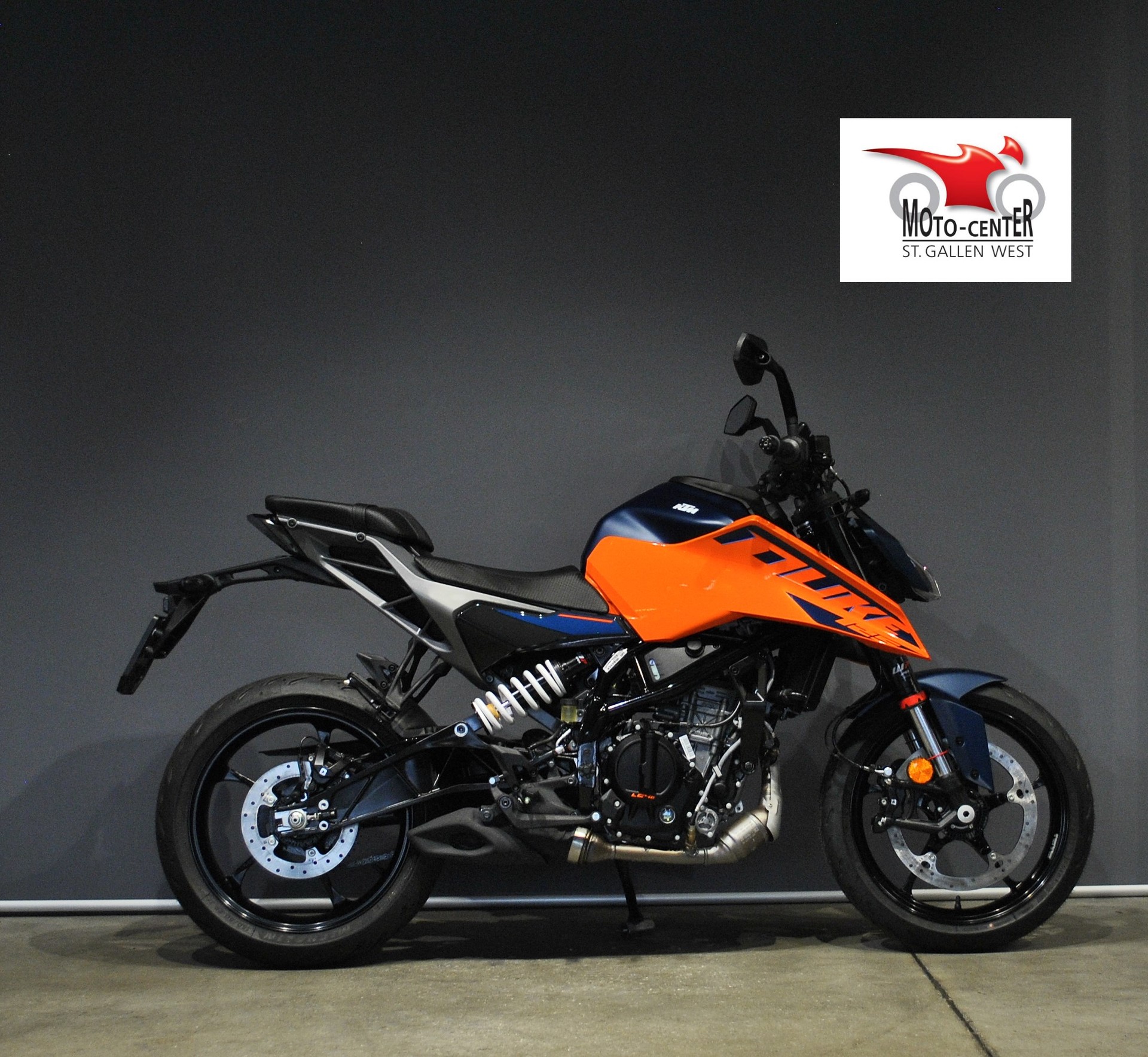 KTM 125 Duke-image-1