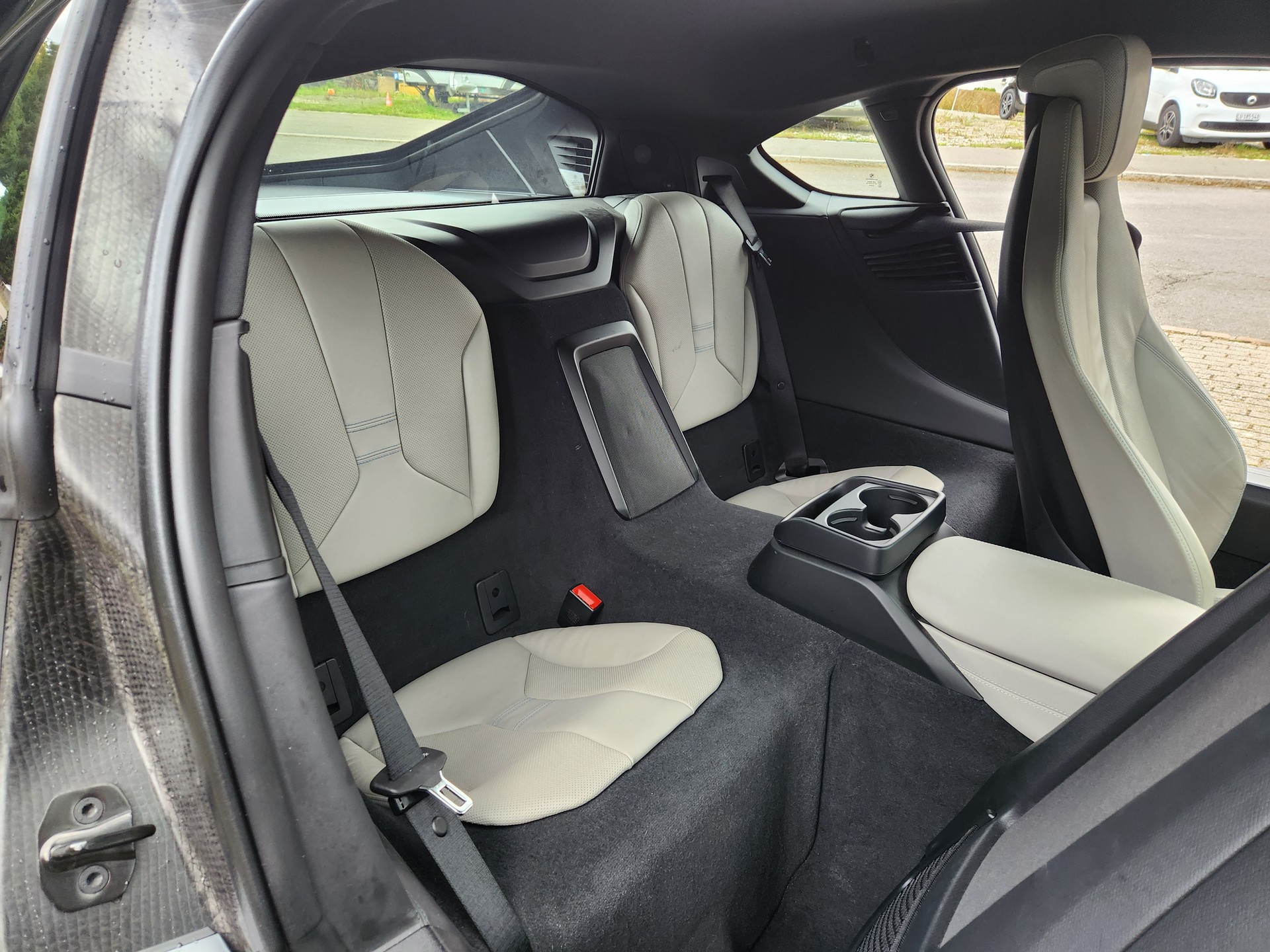 BMW i8 Coupé-image-11