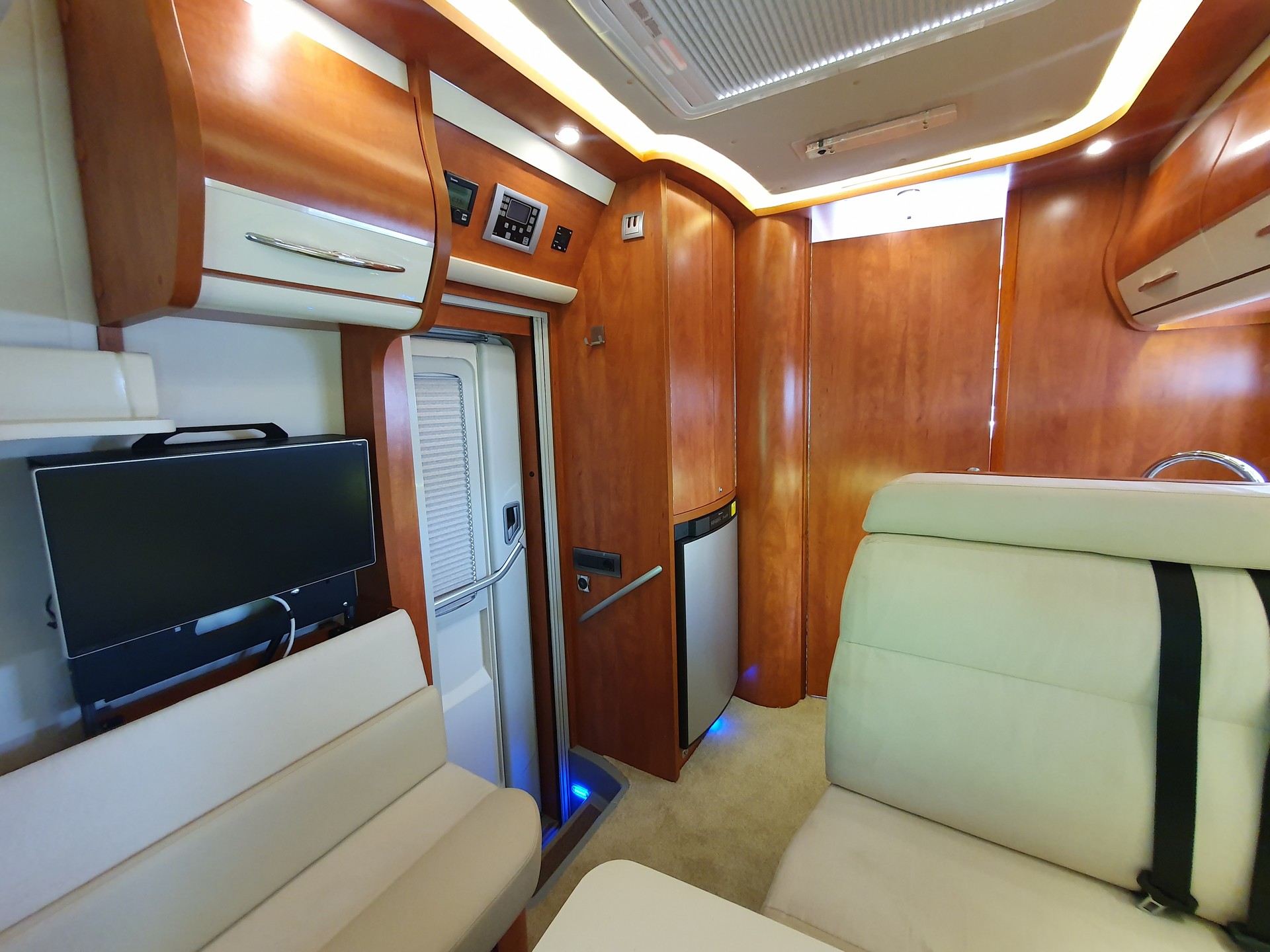 MERCEDES-BENZ Wanner Silverdream S700-image-11