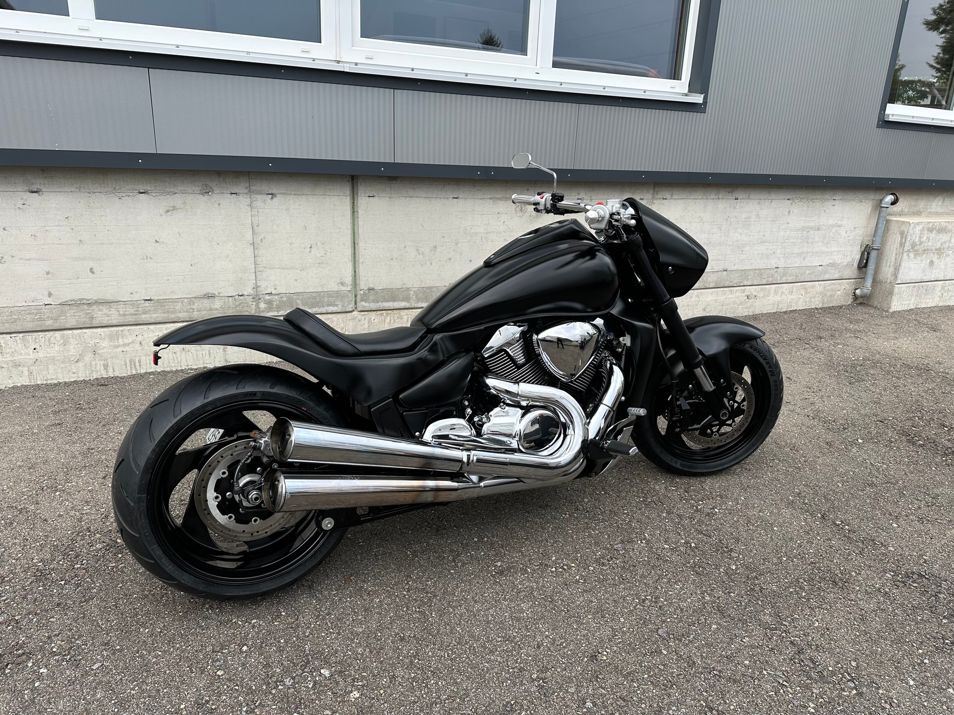 SUZUKI M 1800 R K6-image-2