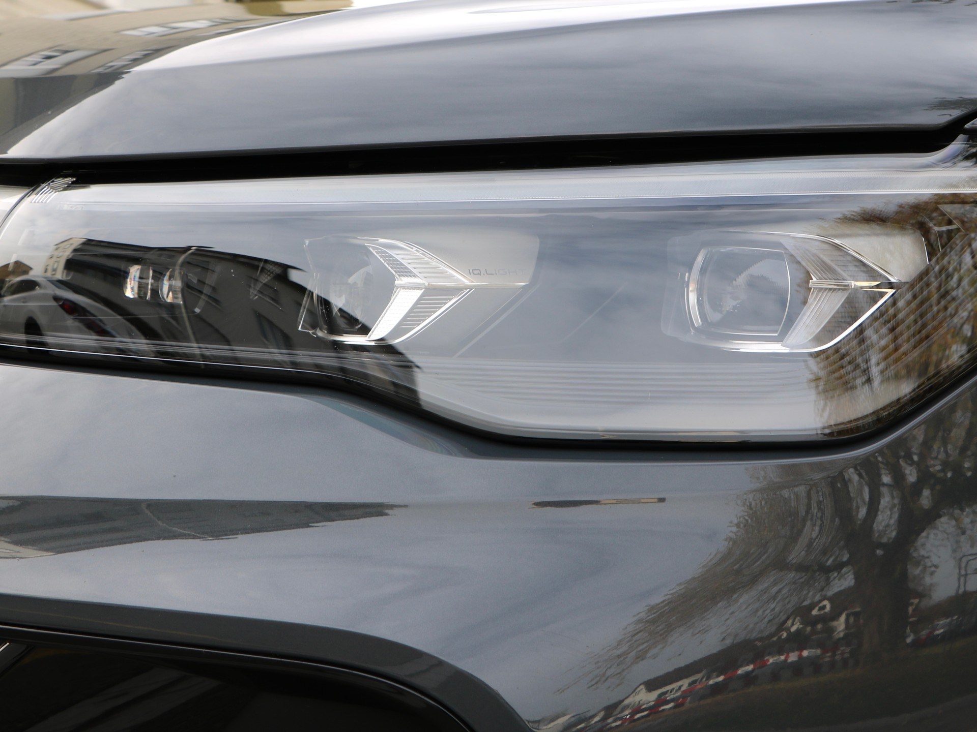 VW Tiguan 2.0 TDI SCR R-Line 4Motion DSG-image-8
