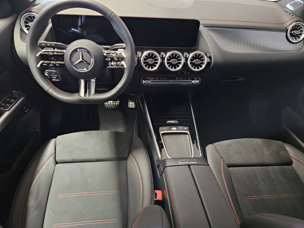 MERCEDES-BENZ EQA 350 4Matic AMG Line Swiss Star-image-6