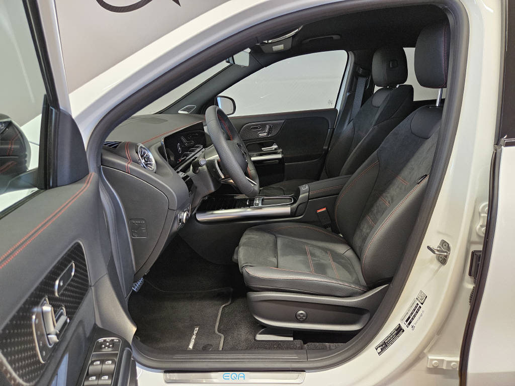MERCEDES-BENZ EQA 350 4Matic AMG Line Swiss Star-image-5