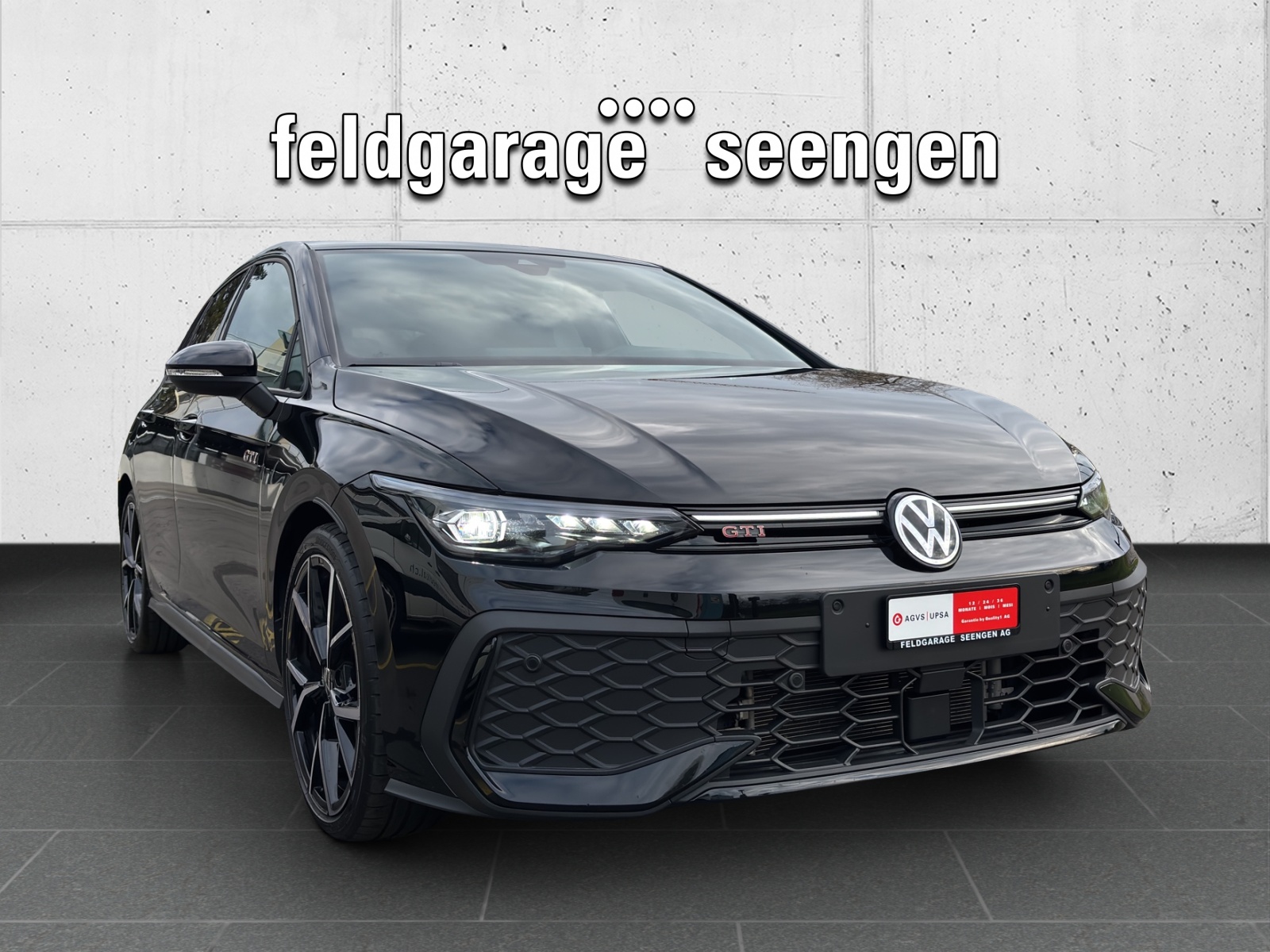 VW New Golf 2.0 TSI GTI DSG mit fortl. Werksgarantie 5 Jahre & Winterräder-showroom-element-2
