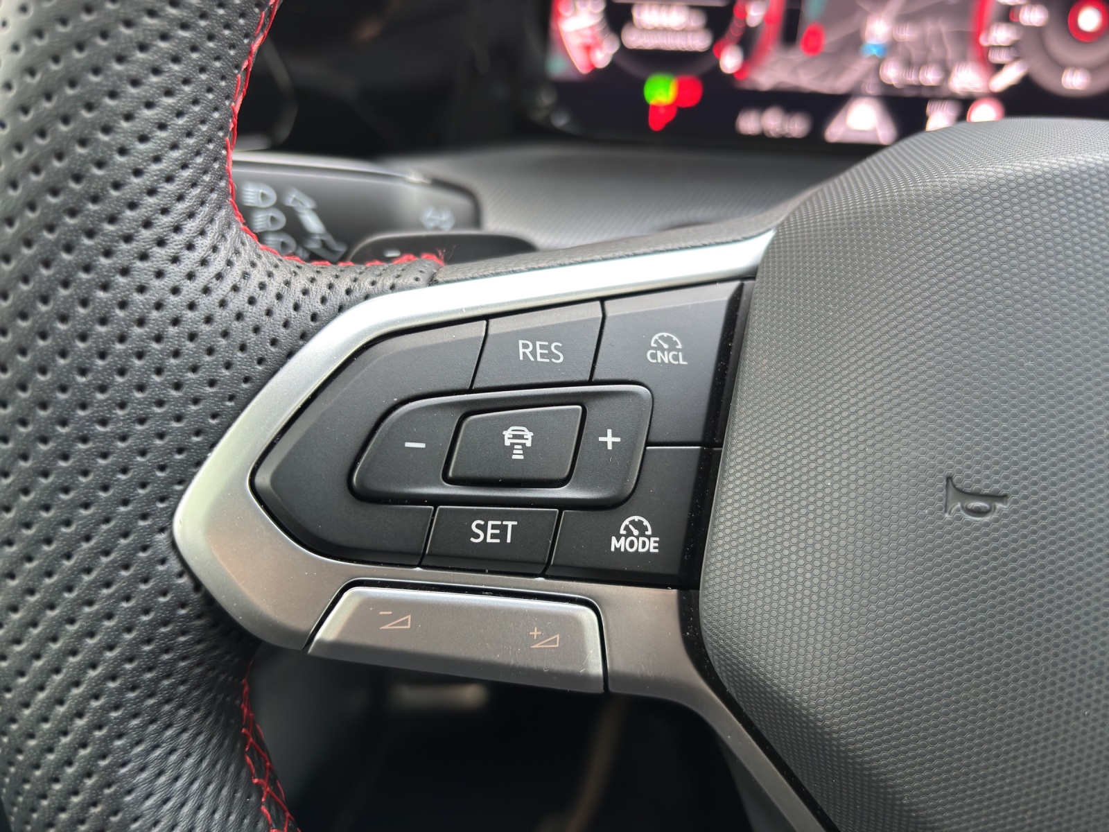 VW New Golf 2.0 TSI GTI DSG mit fortl. Werksgarantie 5 Jahre & Winterräder-image-14