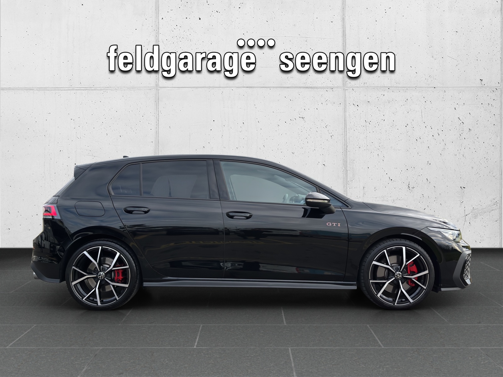 VW New Golf 2.0 TSI GTI DSG mit fortl. Werksgarantie 5 Jahre & Winterräder-showroom-element-3