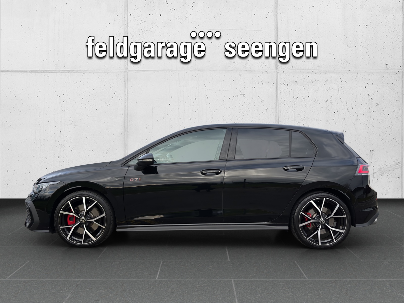 VW New Golf 2.0 TSI GTI DSG mit fortl. Werksgarantie 5 Jahre & Winterräder-showroom-element-1