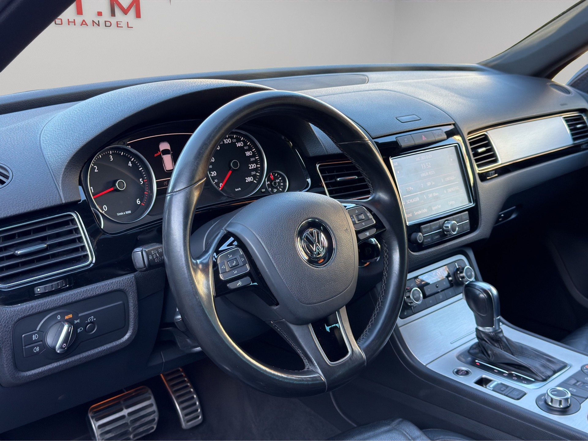 VW Touareg 4.2 TDI Tiptronic-image-18