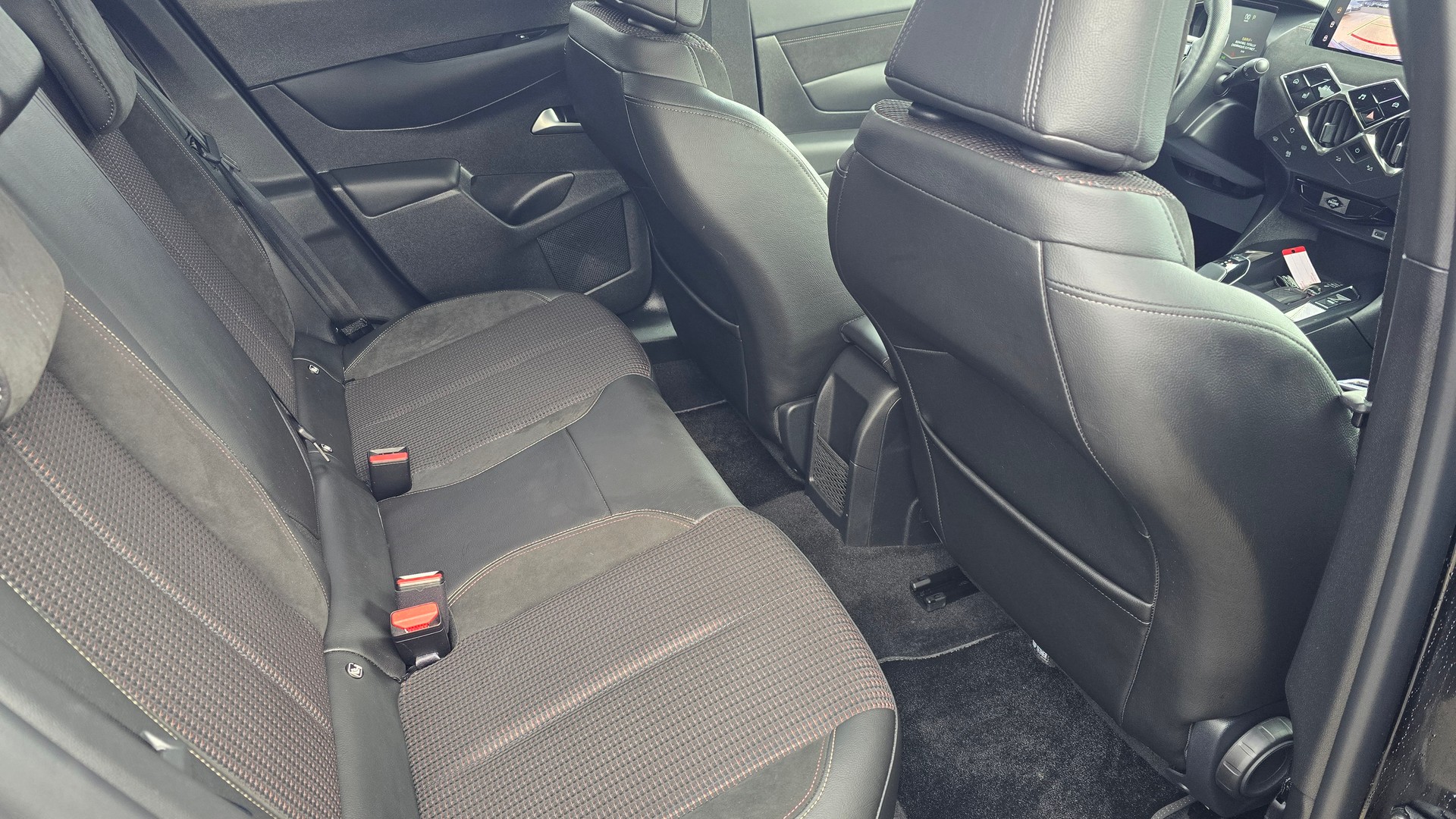 DS AUTOMOBILES DS 3 1.2 PureTech Ligne Noire EAT8-image-5