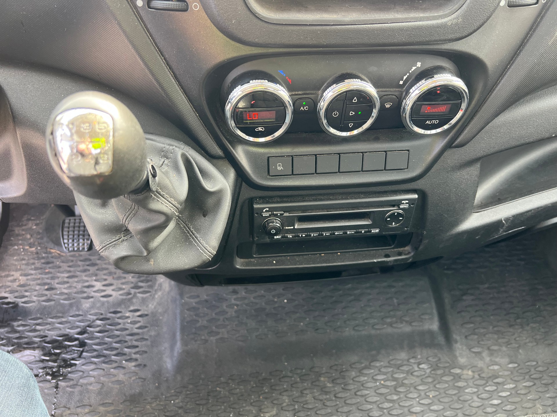 IVECO 35S17 3.0 Diesel Euro 5 - Clima-image-10