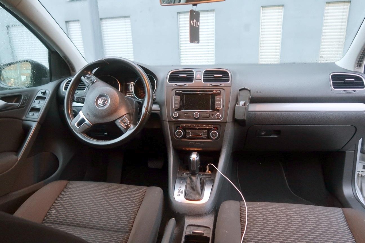 VW Golf 1.2 TSI Trendline DSG-image-5