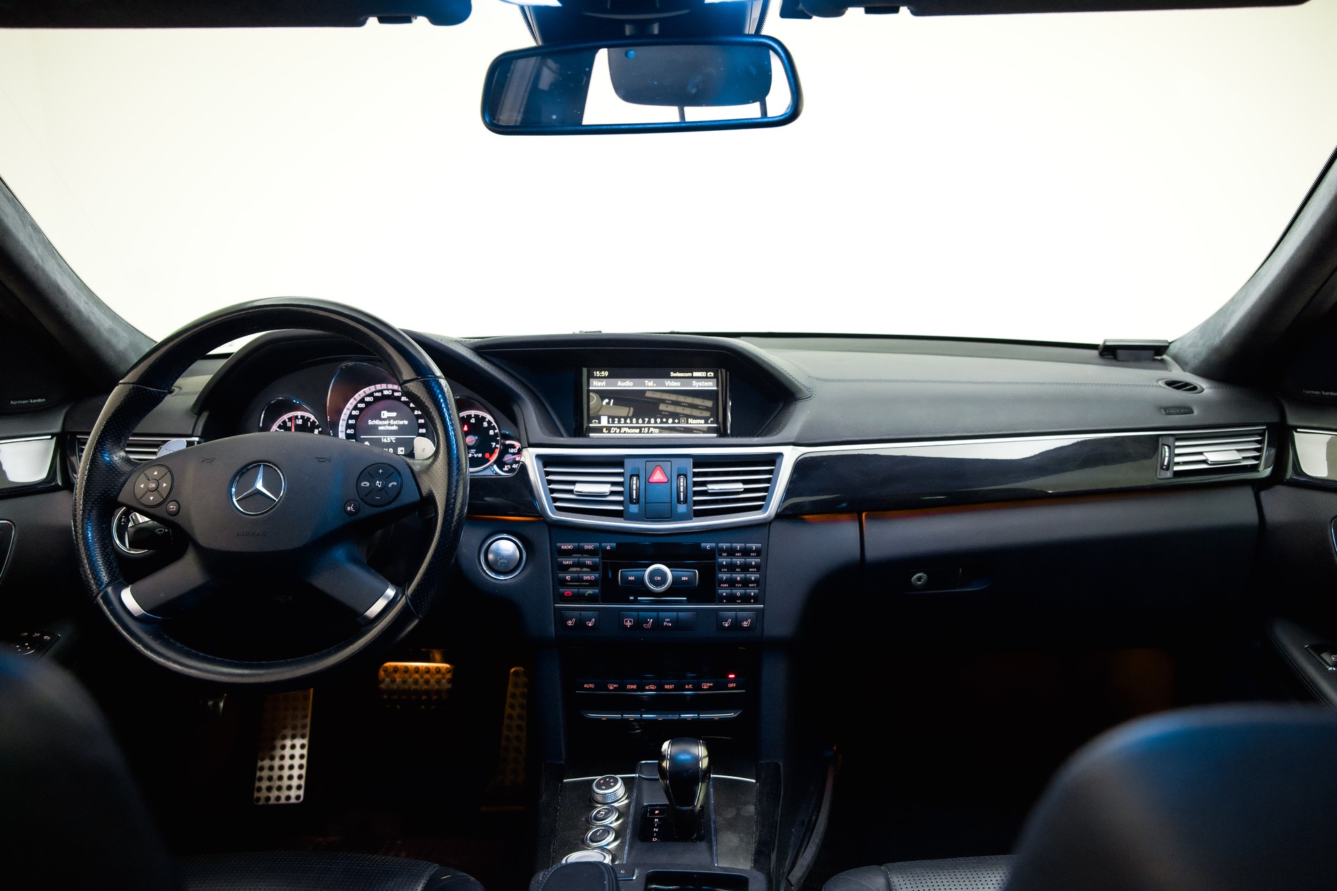 MERCEDES-BENZ E 63 AMG Speedshift MCT-showroom-element-2