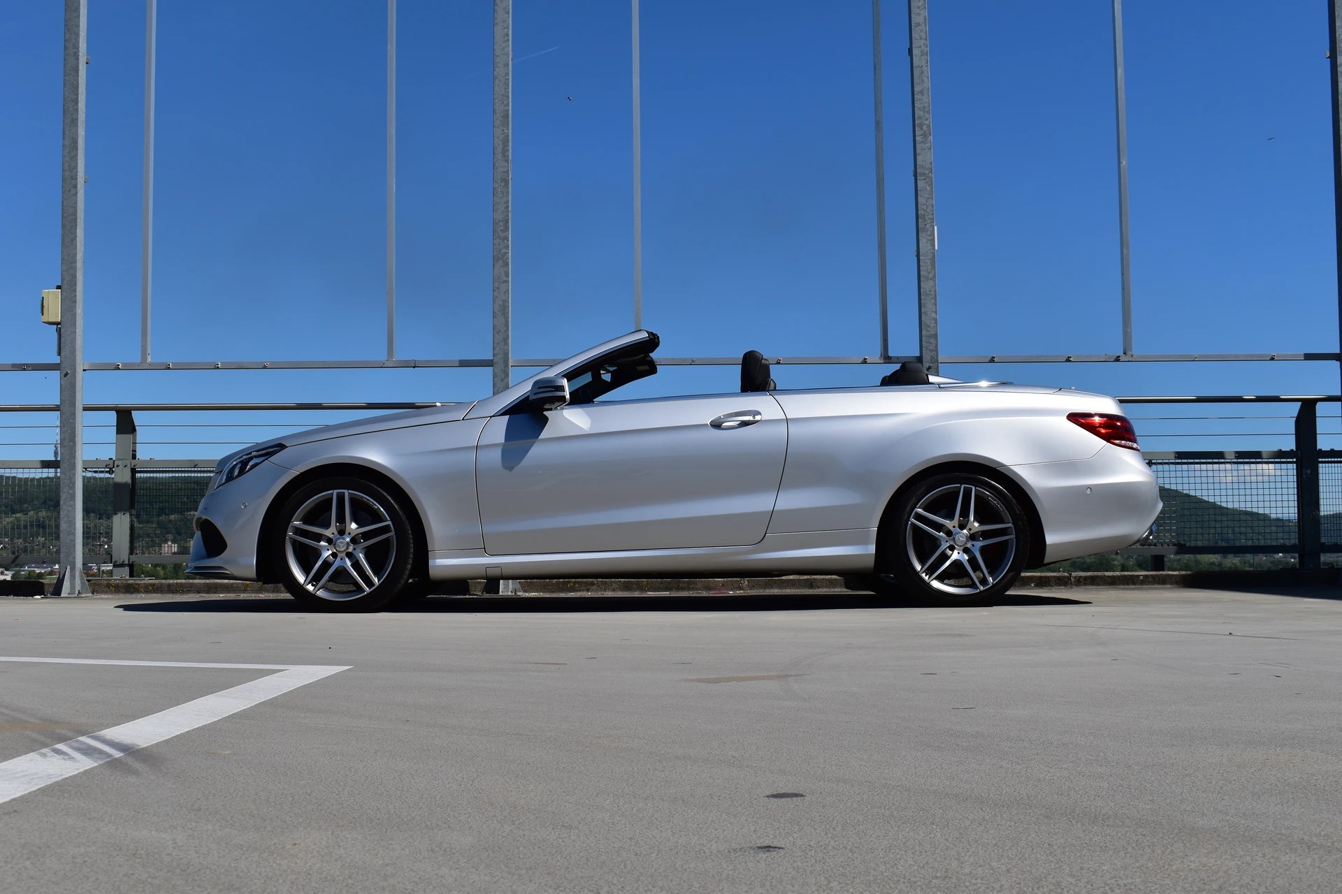 MERCEDES-BENZ E 400 7G-TRONIC AMG LINE PLUS l 333 PS-showroom-element-1