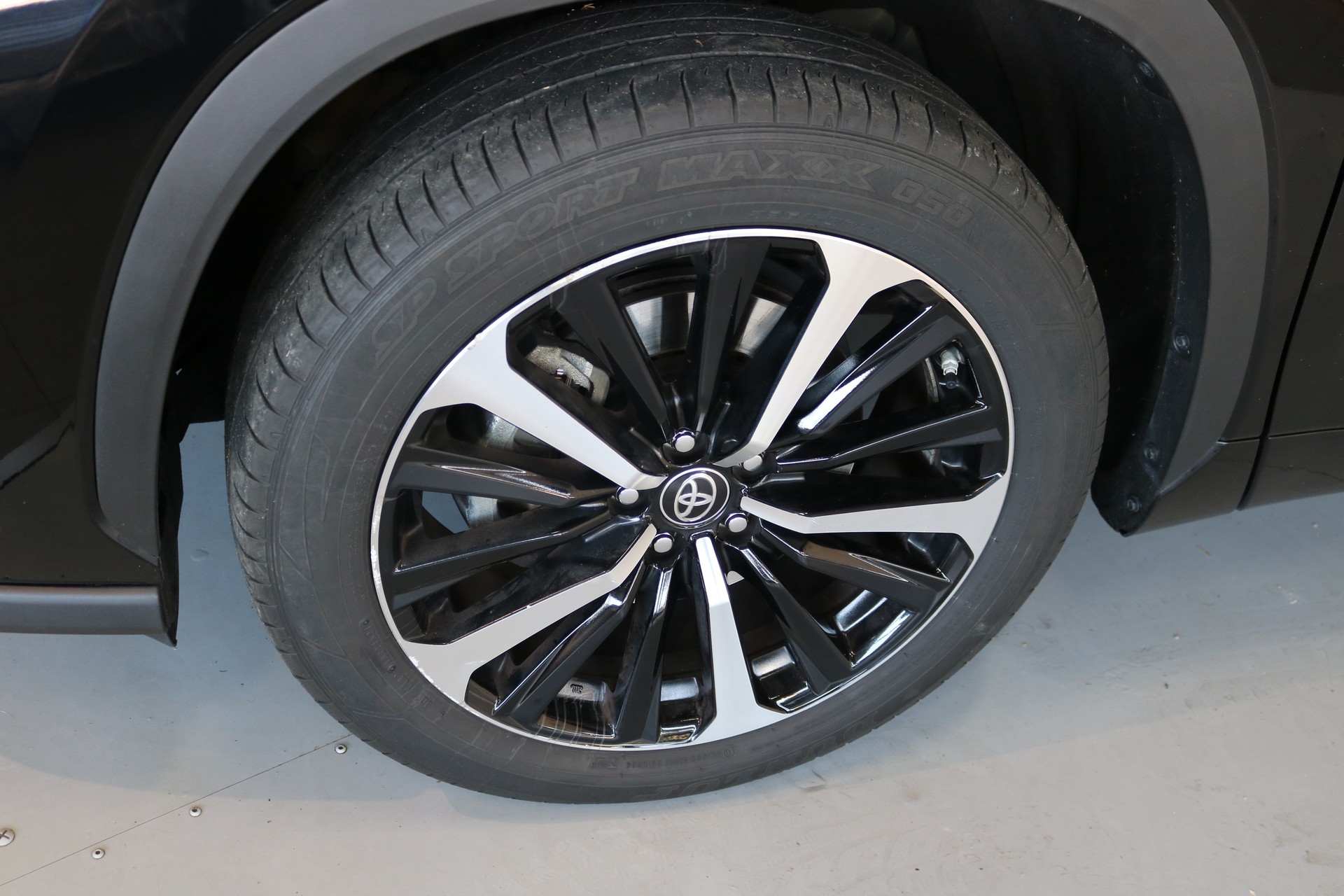 TOYOTA Highlander 2.5 HSD Premium e-CVT-image-28