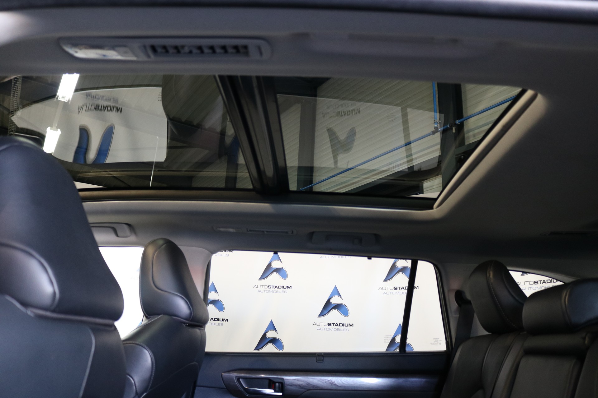 TOYOTA Highlander 2.5 HSD Premium e-CVT-image-36