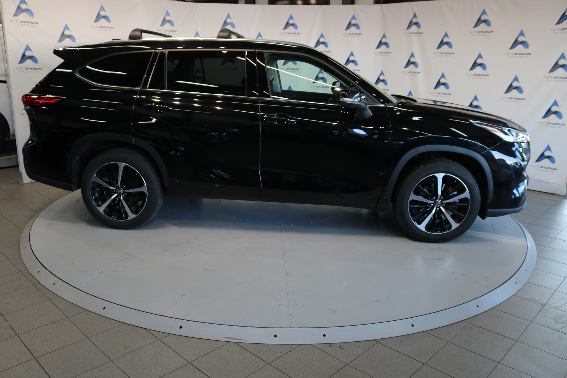 TOYOTA Highlander 2.5 HSD Premium e-CVT-image-24