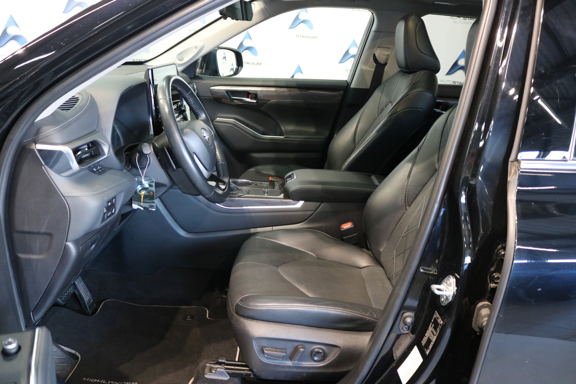 TOYOTA Highlander 2.5 HSD Premium e-CVT-showroom-element-2