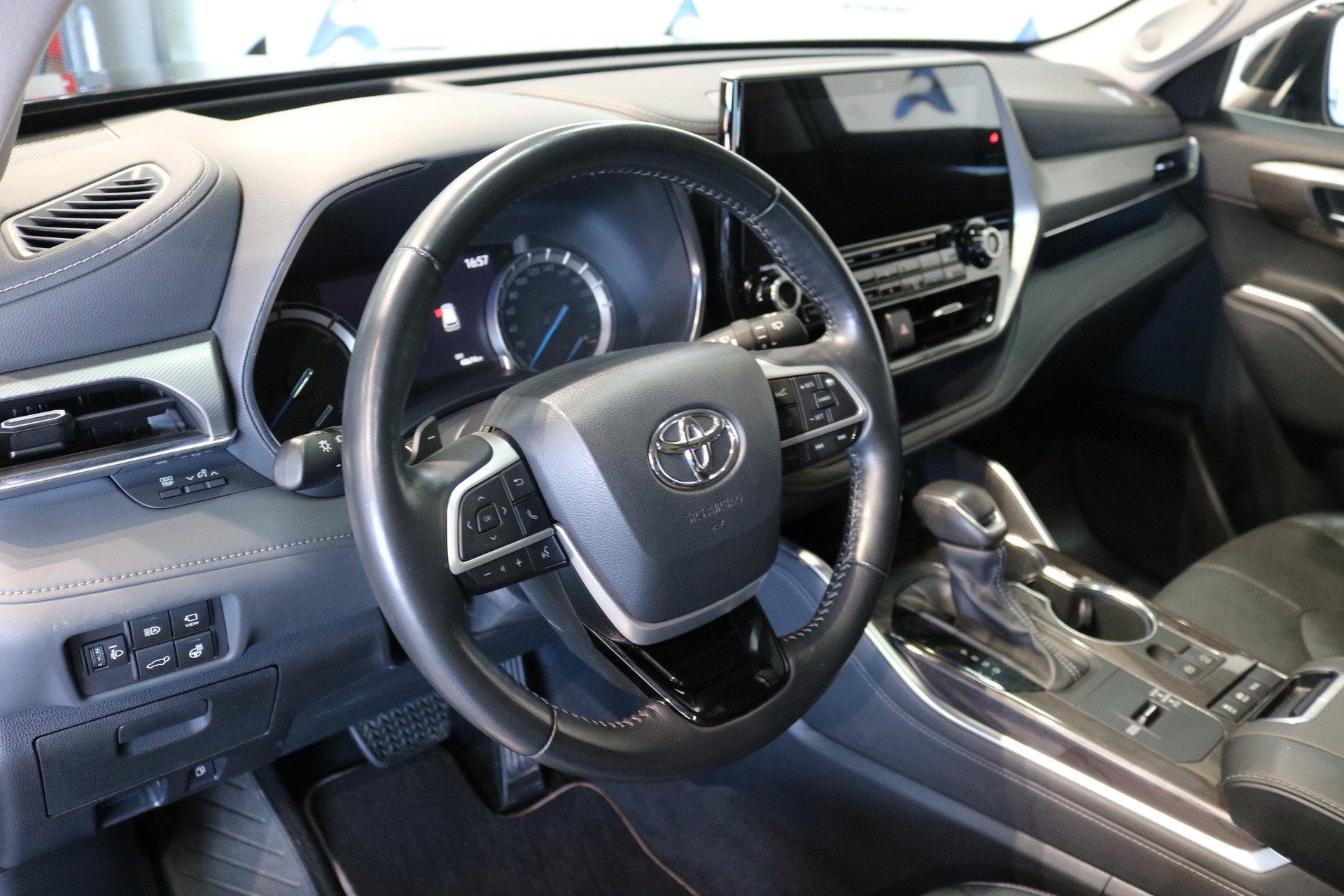 TOYOTA Highlander 2.5 HSD Premium e-CVT-image-46