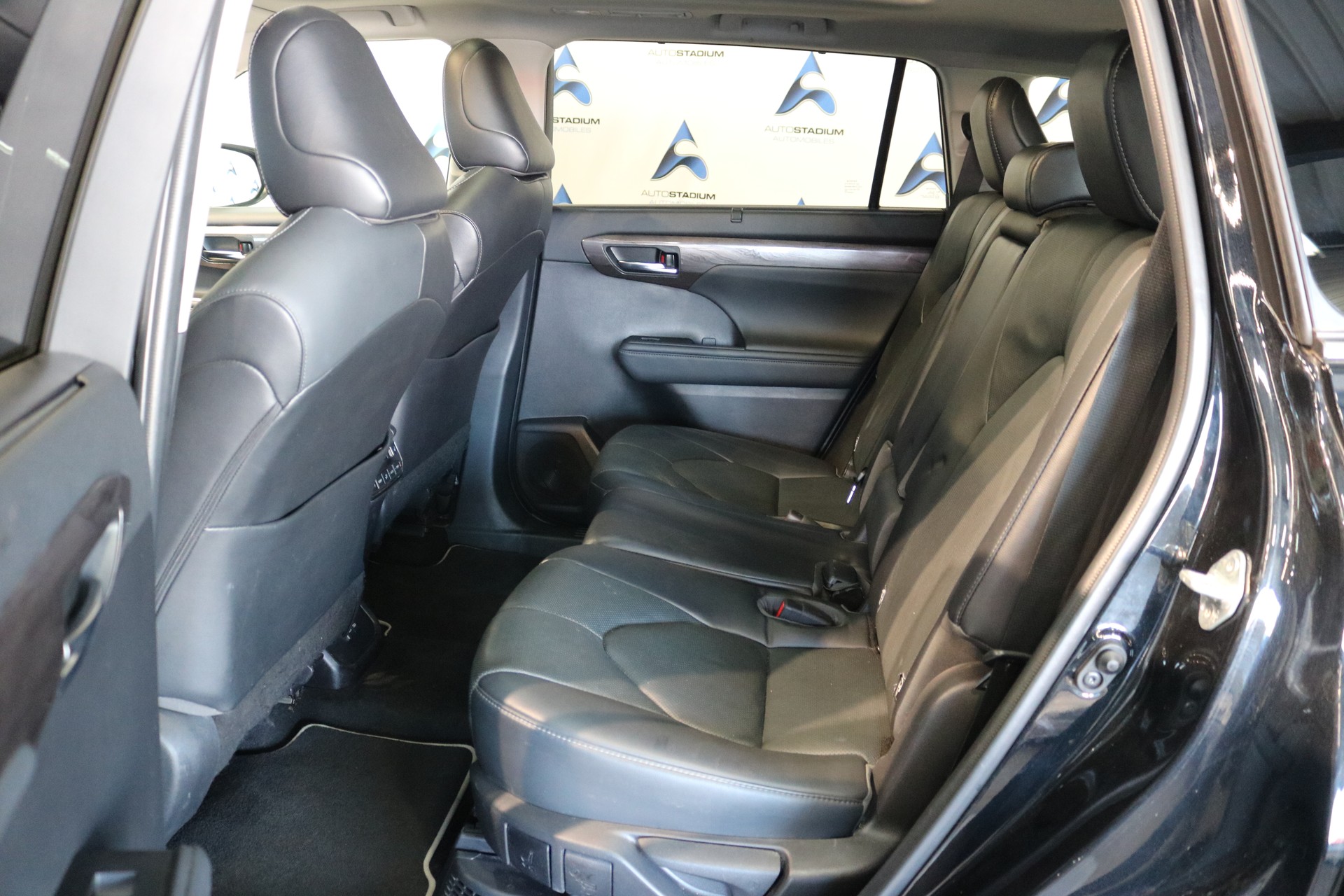 TOYOTA Highlander 2.5 HSD Premium e-CVT-showroom-element-3