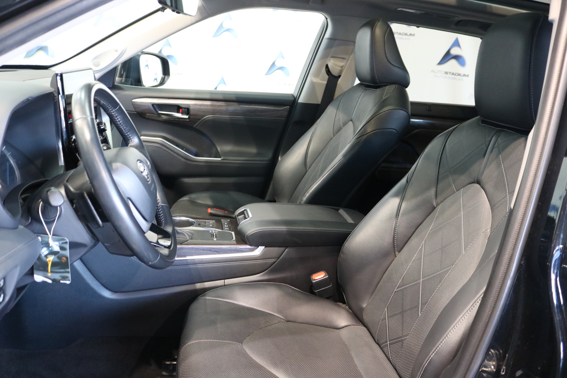 TOYOTA Highlander 2.5 HSD Premium e-CVT-image-43