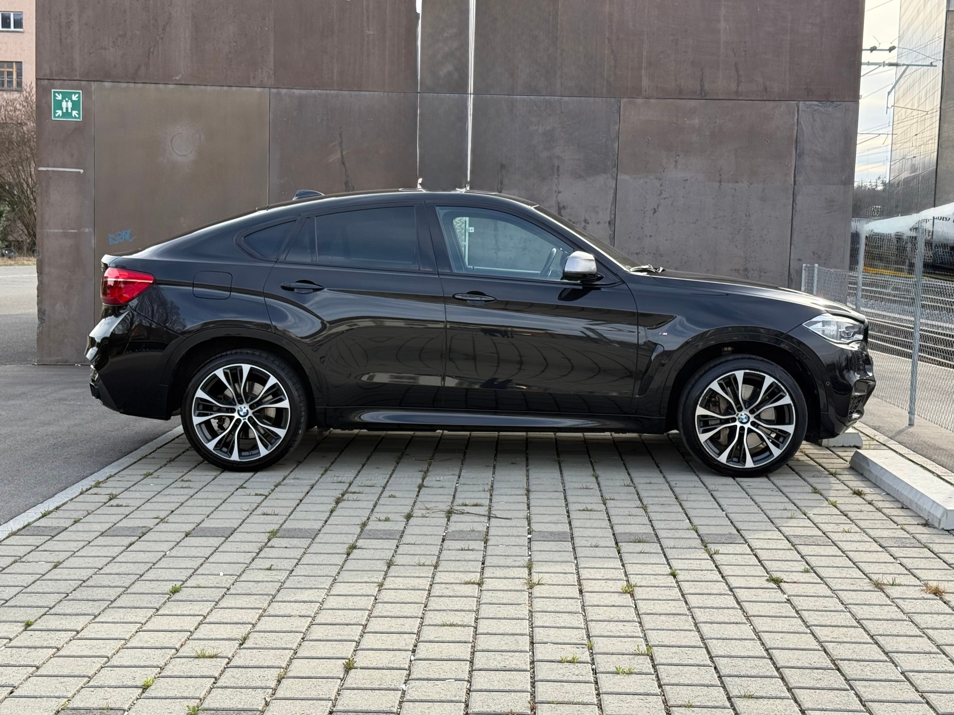 BMW X6 xDrive 40d M Sport Steptronic-showroom-element-3