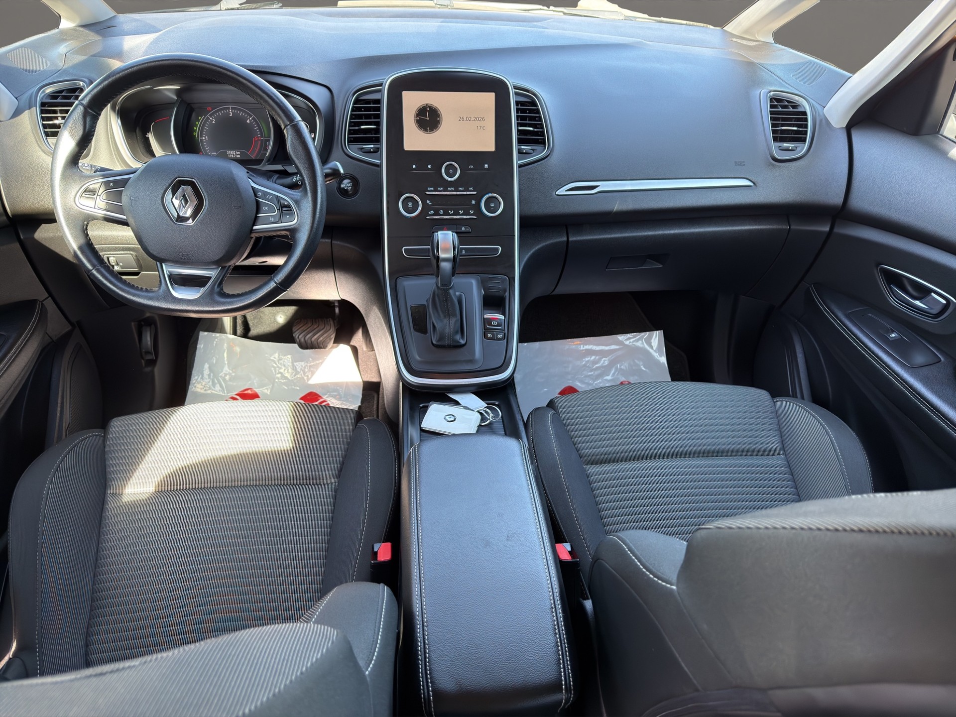 RENAULT Scénic 1.5 dCi Bose EDC-image-9