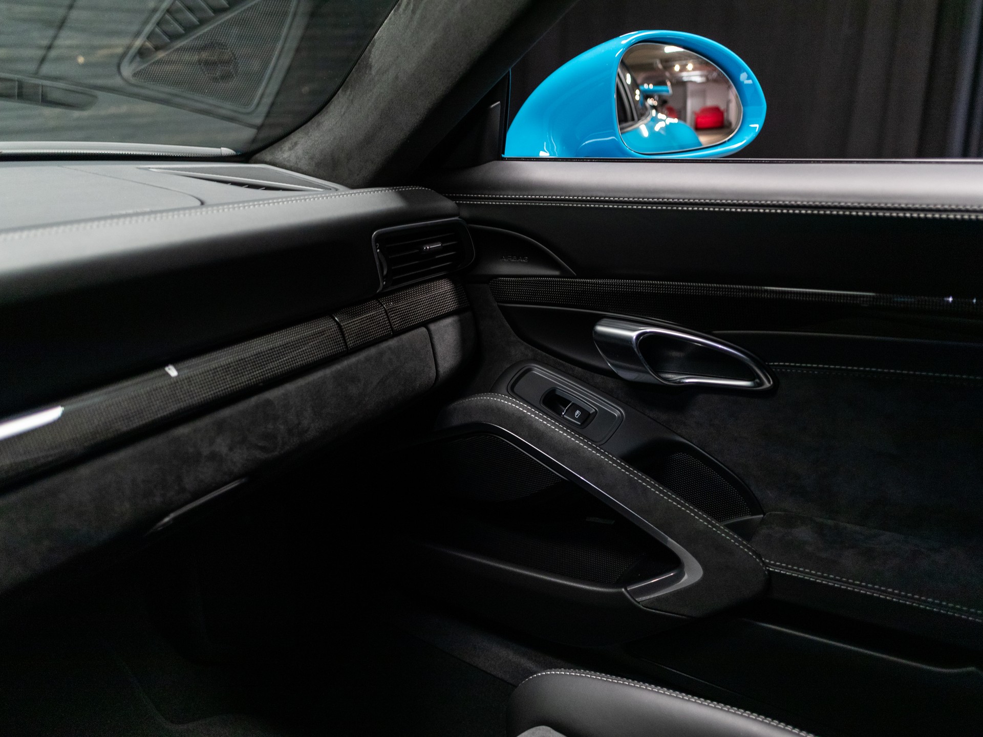 PORSCHE 911 GT3-image-28