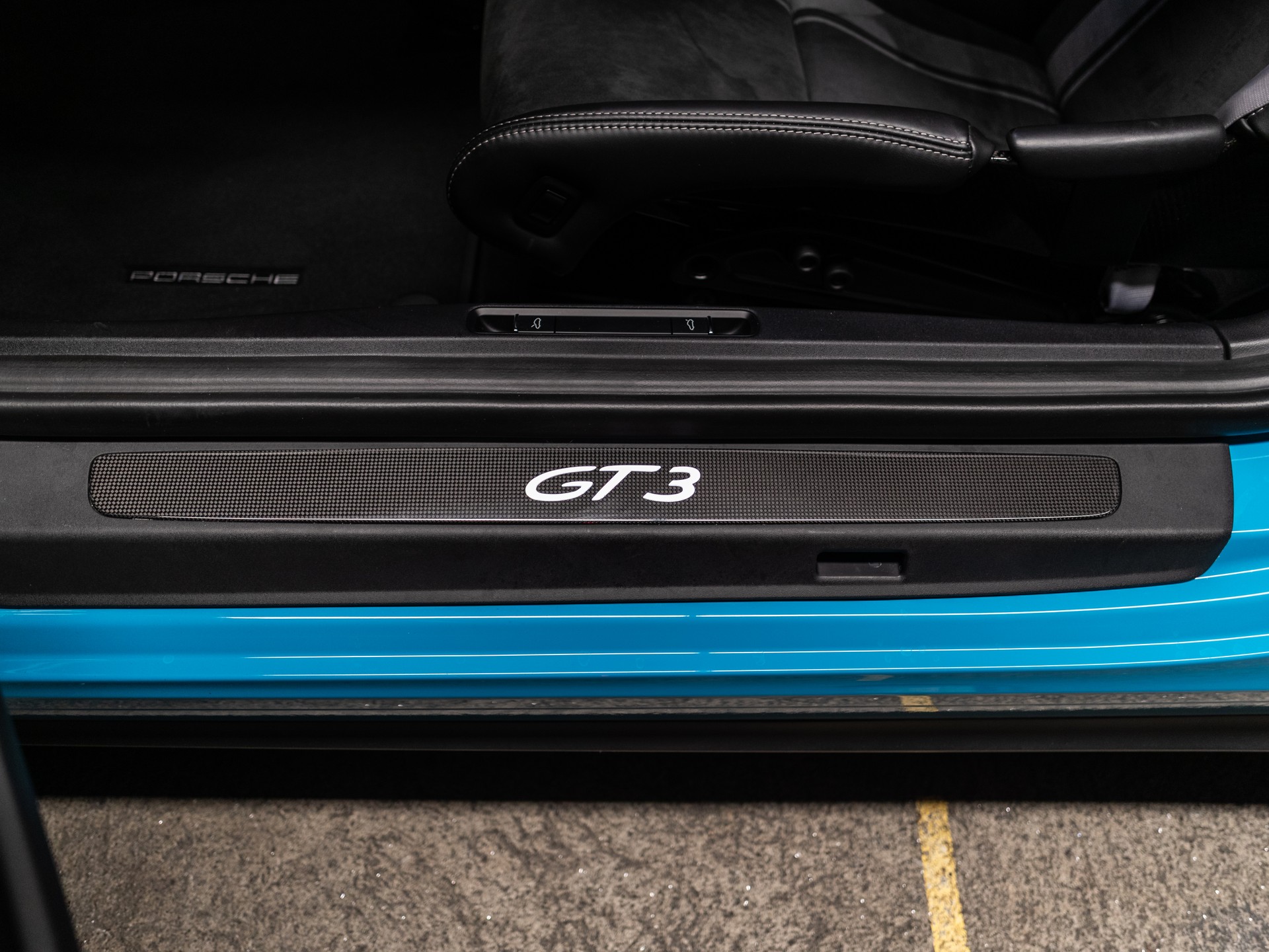PORSCHE 911 GT3-image-9
